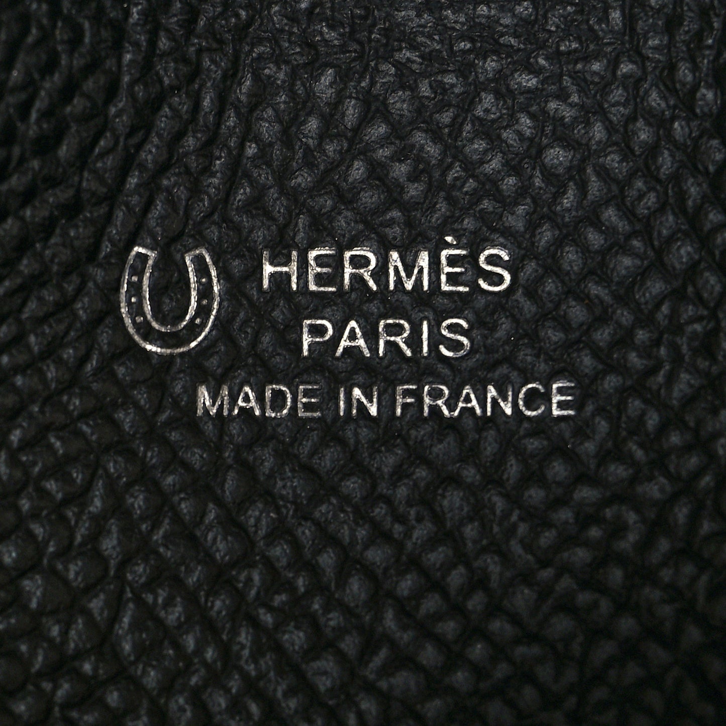 Epsom Horseshoe Calvi Card Case Craie Black