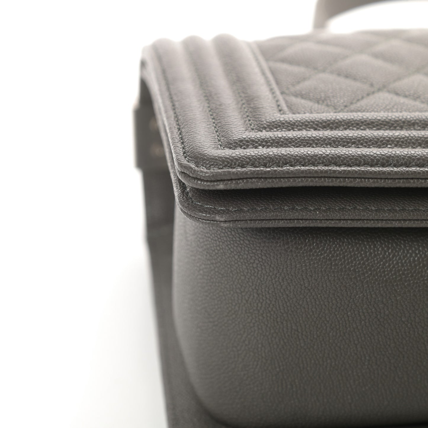 Caviar Quilted Medium Boy Flap Grey