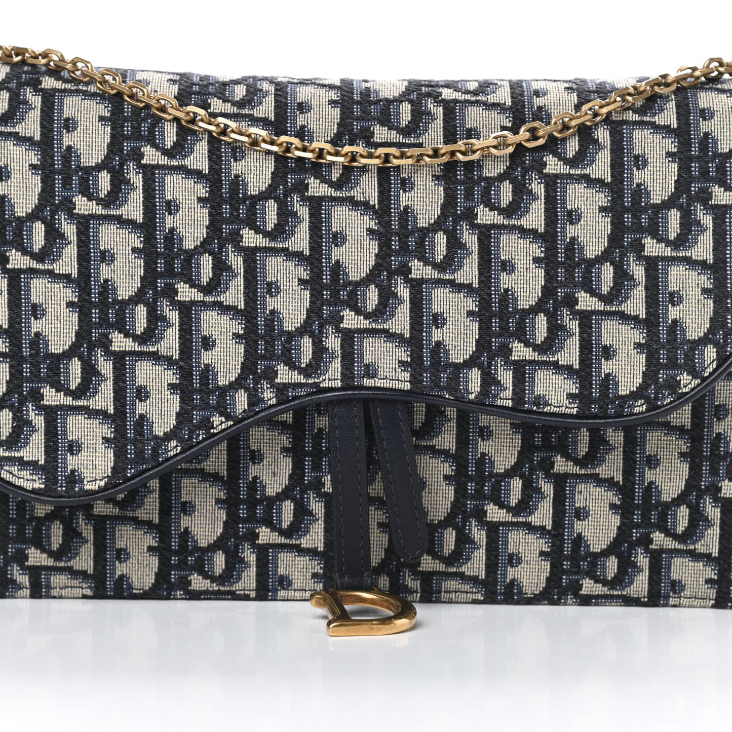 Oblique Saddle Chain Pouch Blue