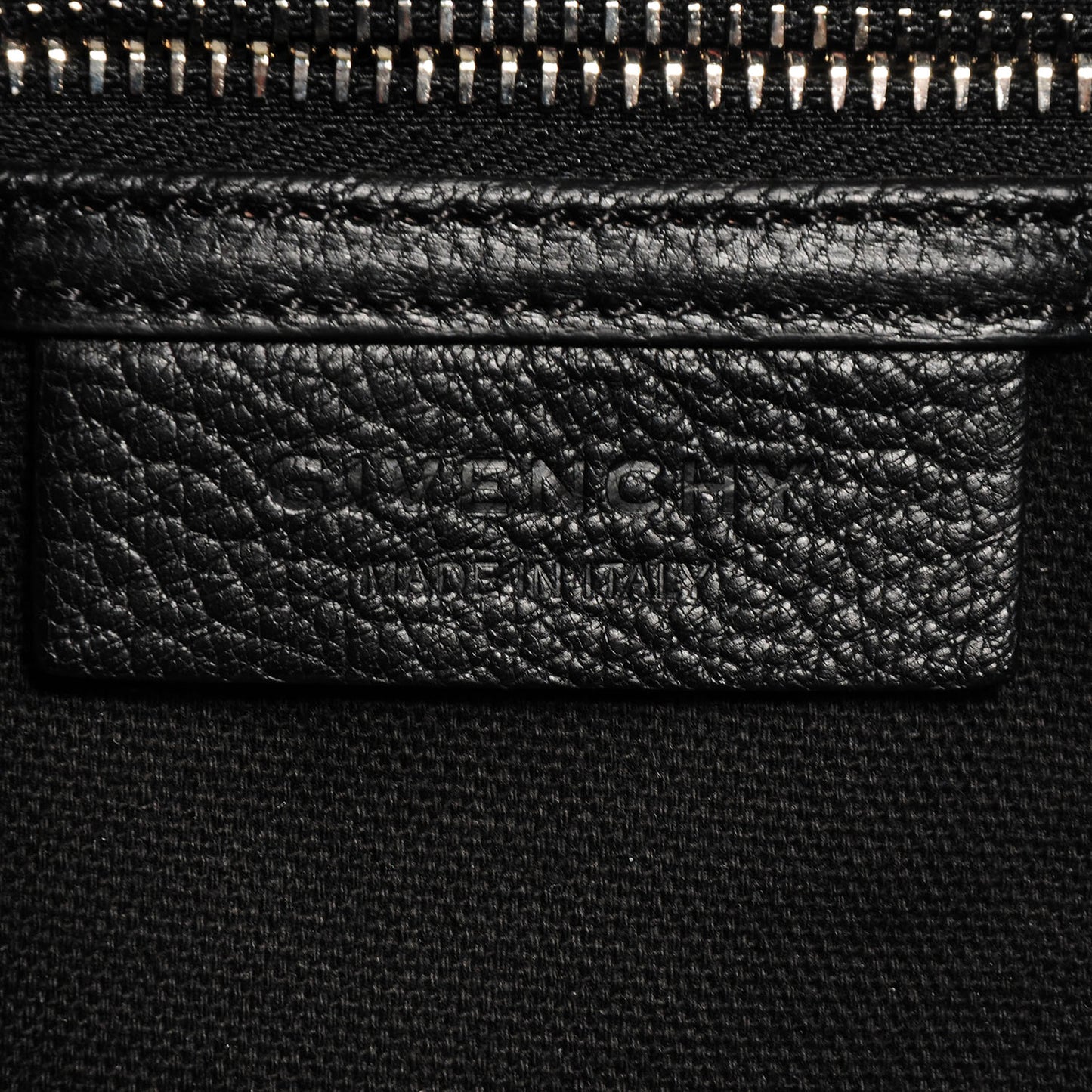 Sugar Goatskin Medium Antigona Black