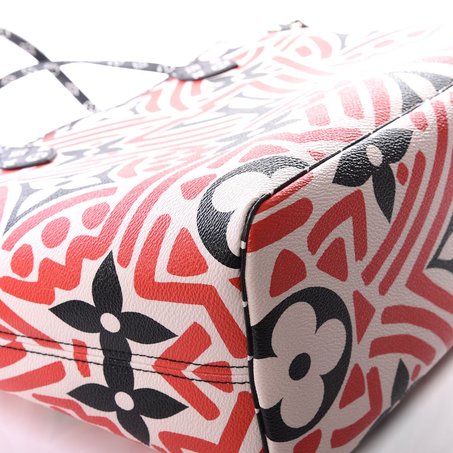 Monogram Giant Crafty Neverfull MM Creme Rouge Black