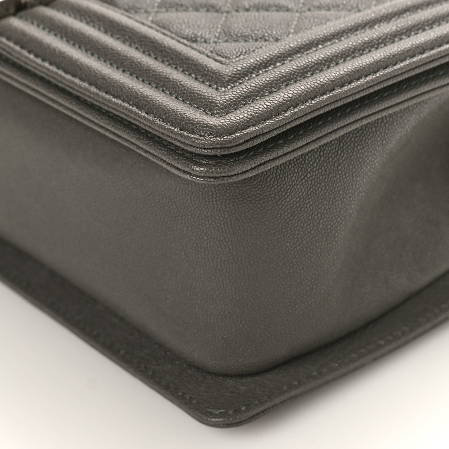 Caviar Quilted Medium Boy Flap Grey