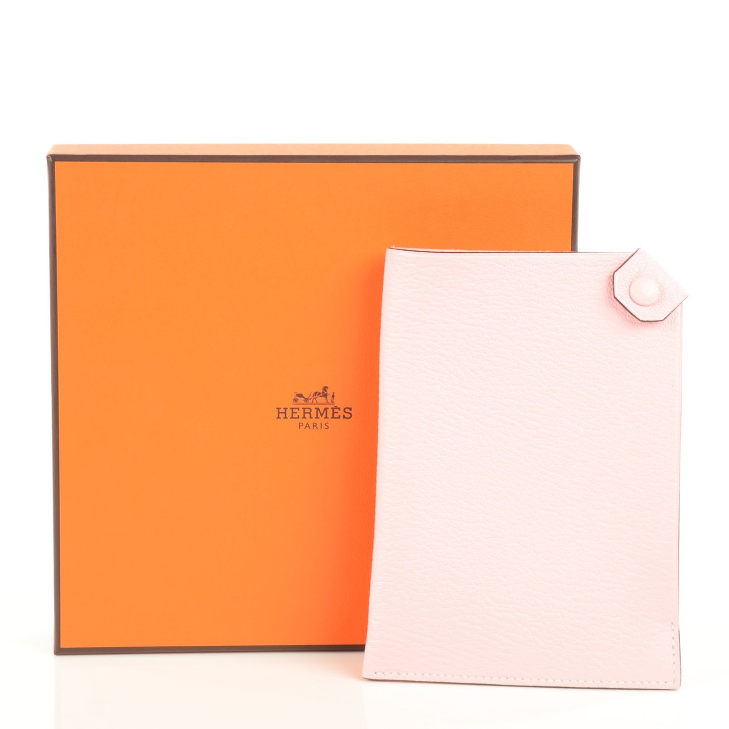Chevre Mysore Tarmac PM Passport Holder Rose Sakura