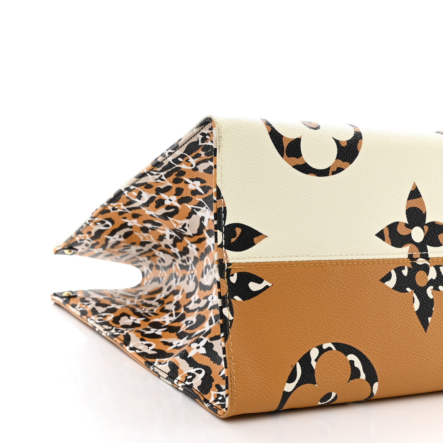 Louis Vuitton Monogram Giant Jungle Onthego GM Ivory 9 of 10