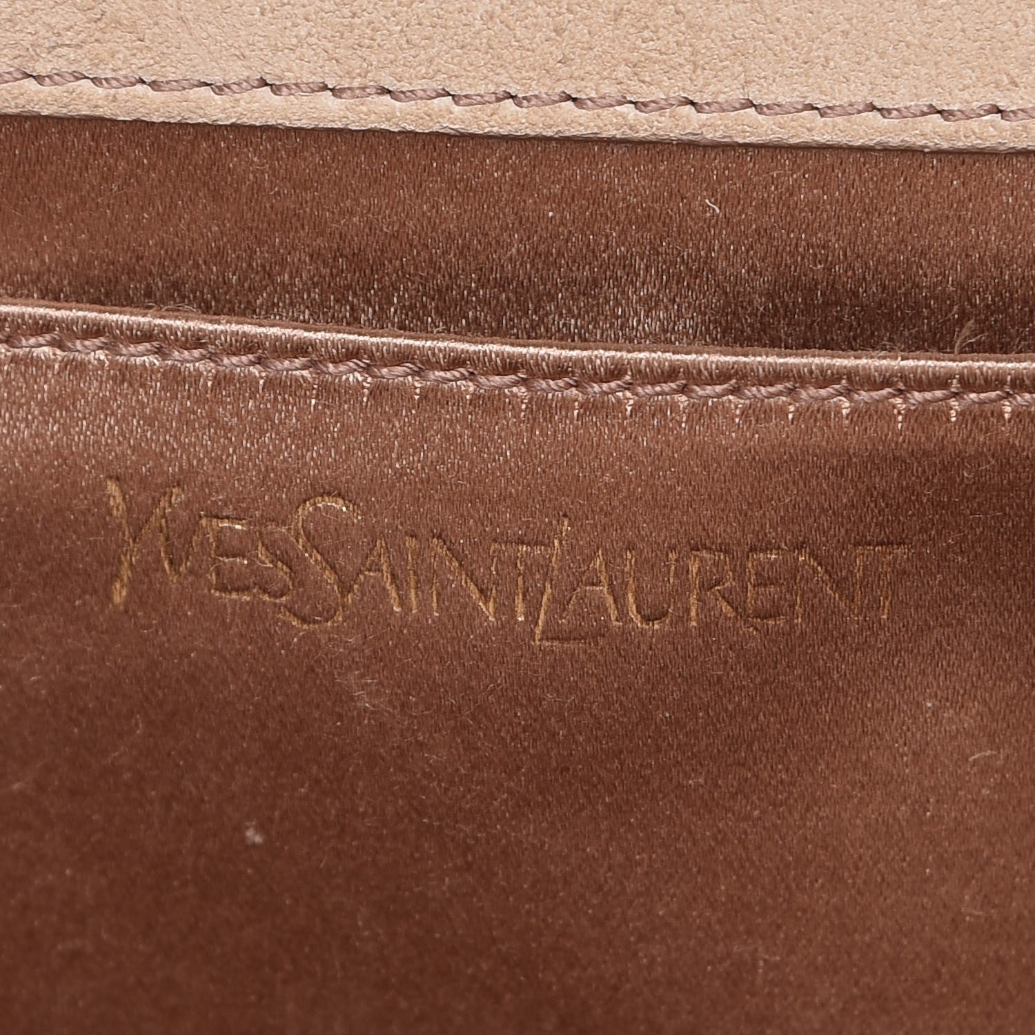 Saint Laurent Patent Calfskin Monogram Large Belle De Jour Clutch Chair 7 of 8