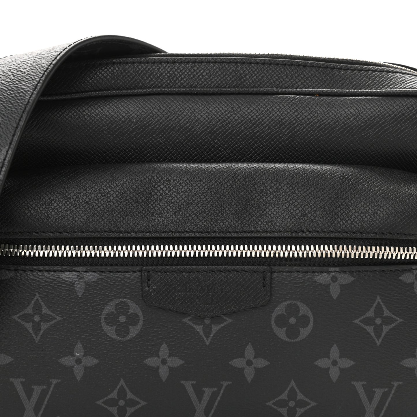 Taiga Monogram Eclipse Outdoor Messenger Black