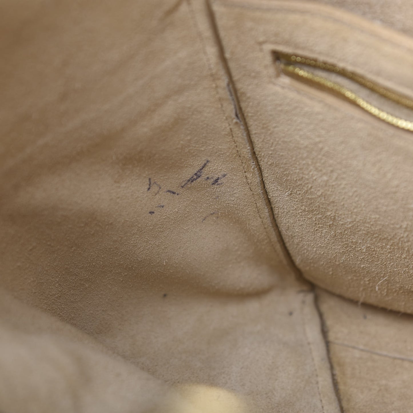 Soft Grained Calfskin Sangle Bucket Bag Dune