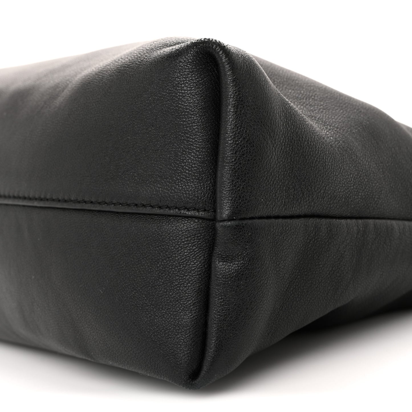 Mellow Nappa Medium Donut Chain Flamenco Knot Clutch Black