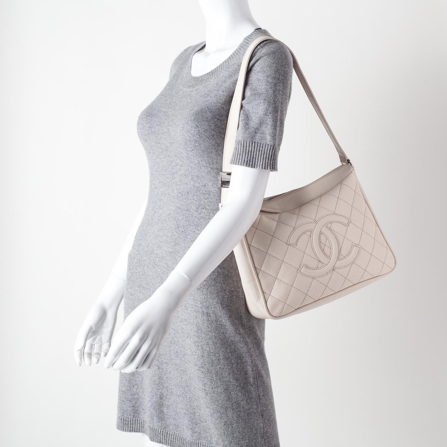 Caviar CC Hobo Ivory