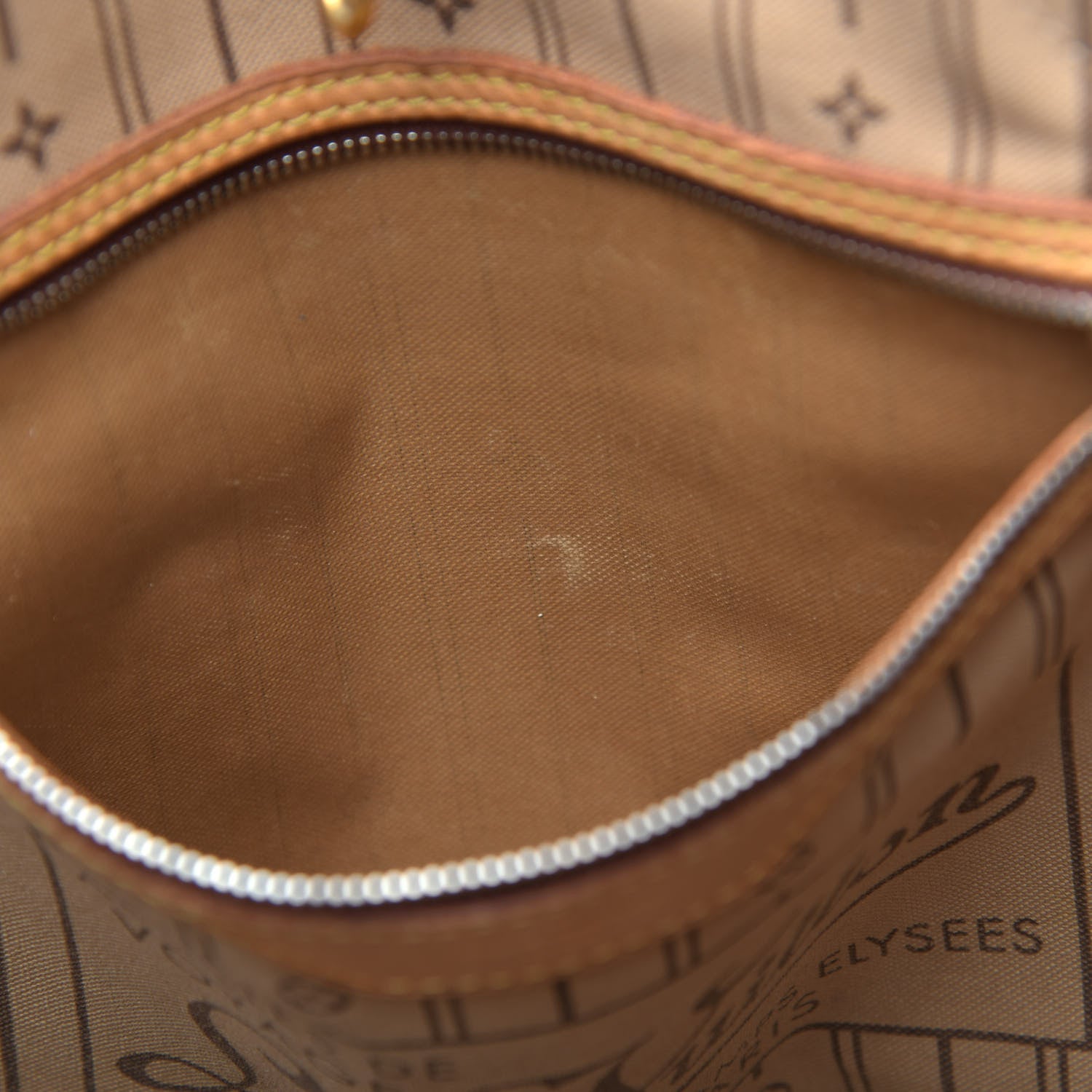 Louis Vuitton Monogram Neverfull MM 19 of 20