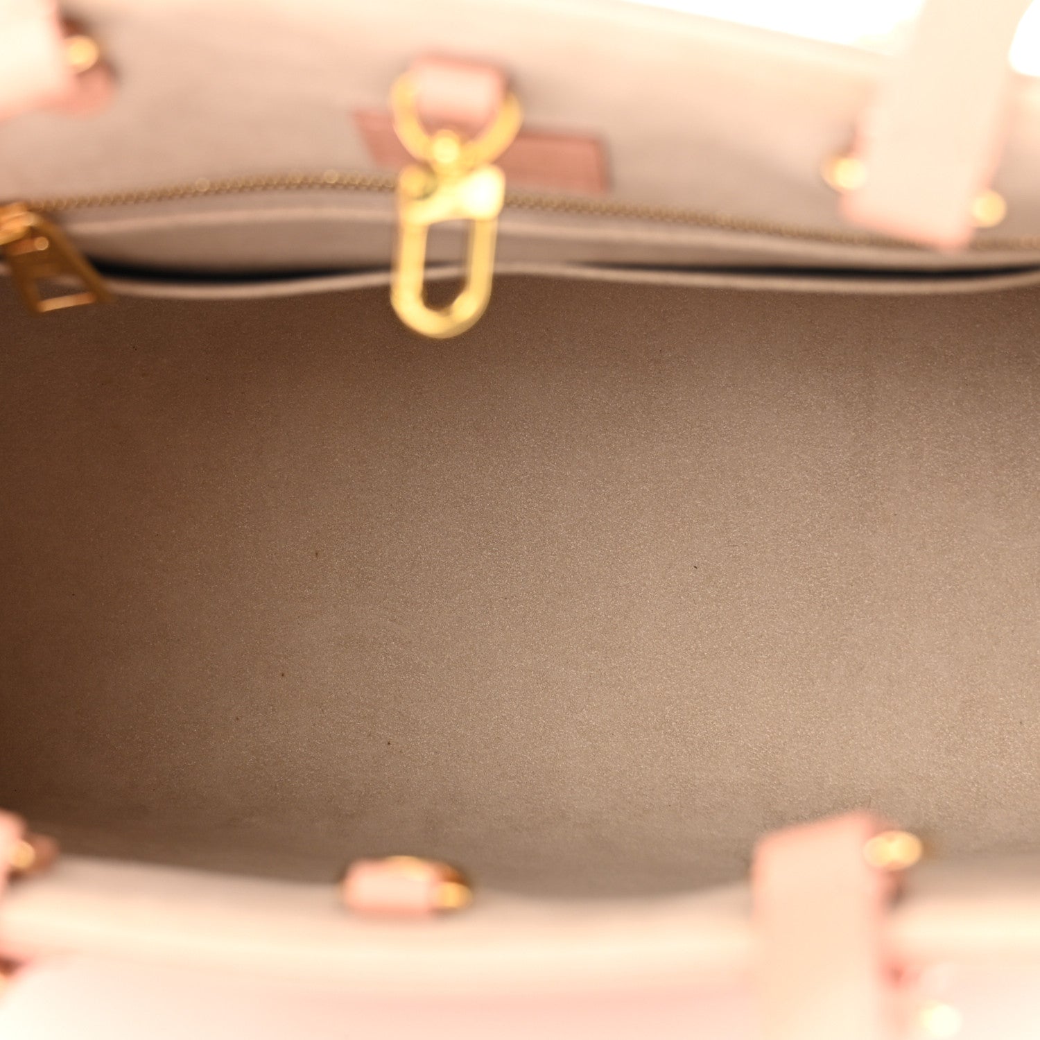 Louis Vuitton Empreinte Monogram Giant Onthego MM Rose Trianon Creme 5 of 11