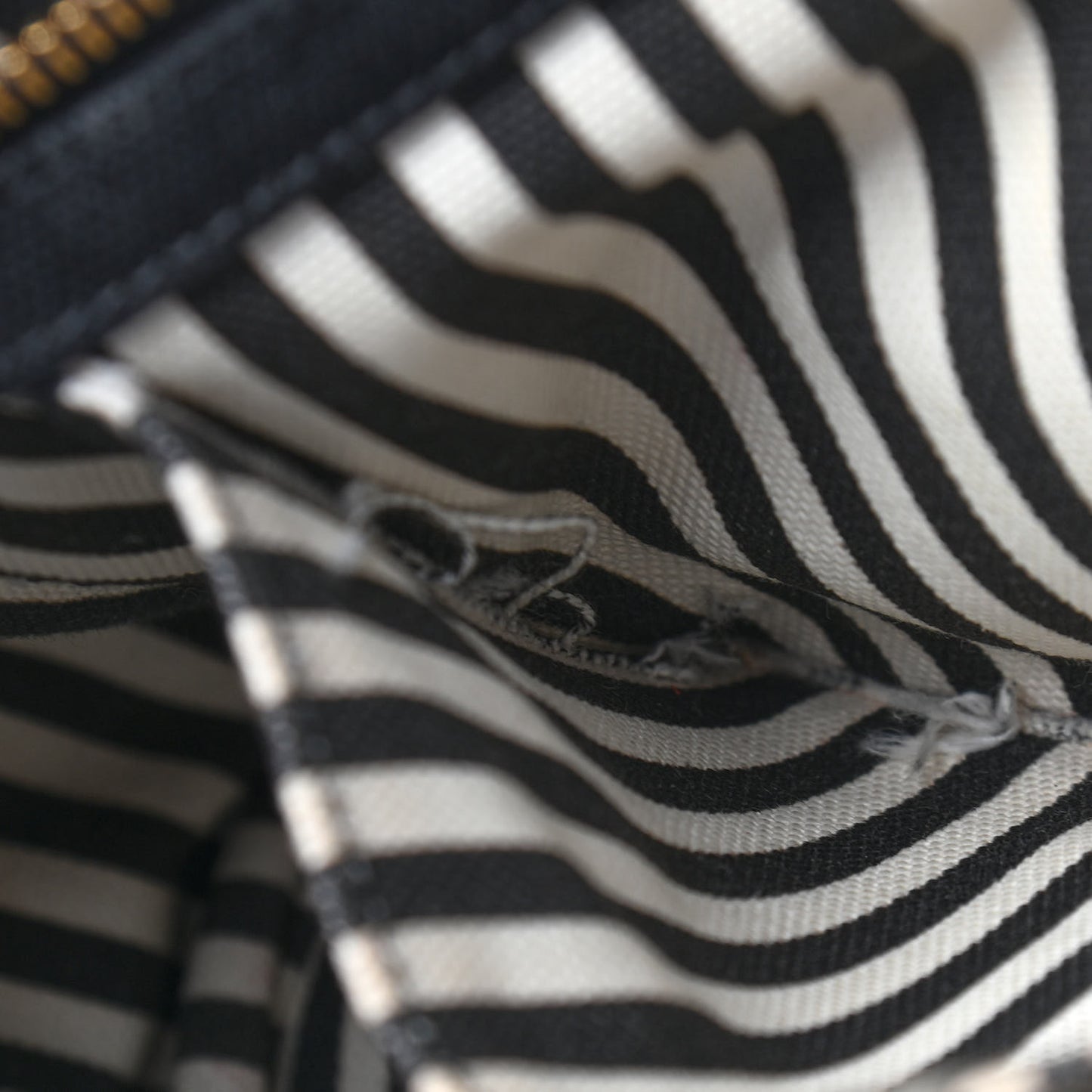 Canapa Small Logo Tote Black Talco