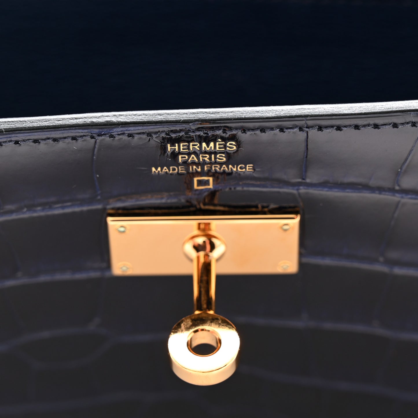 Shiny Alligator Kelly Longue Wallet Bleu Marine