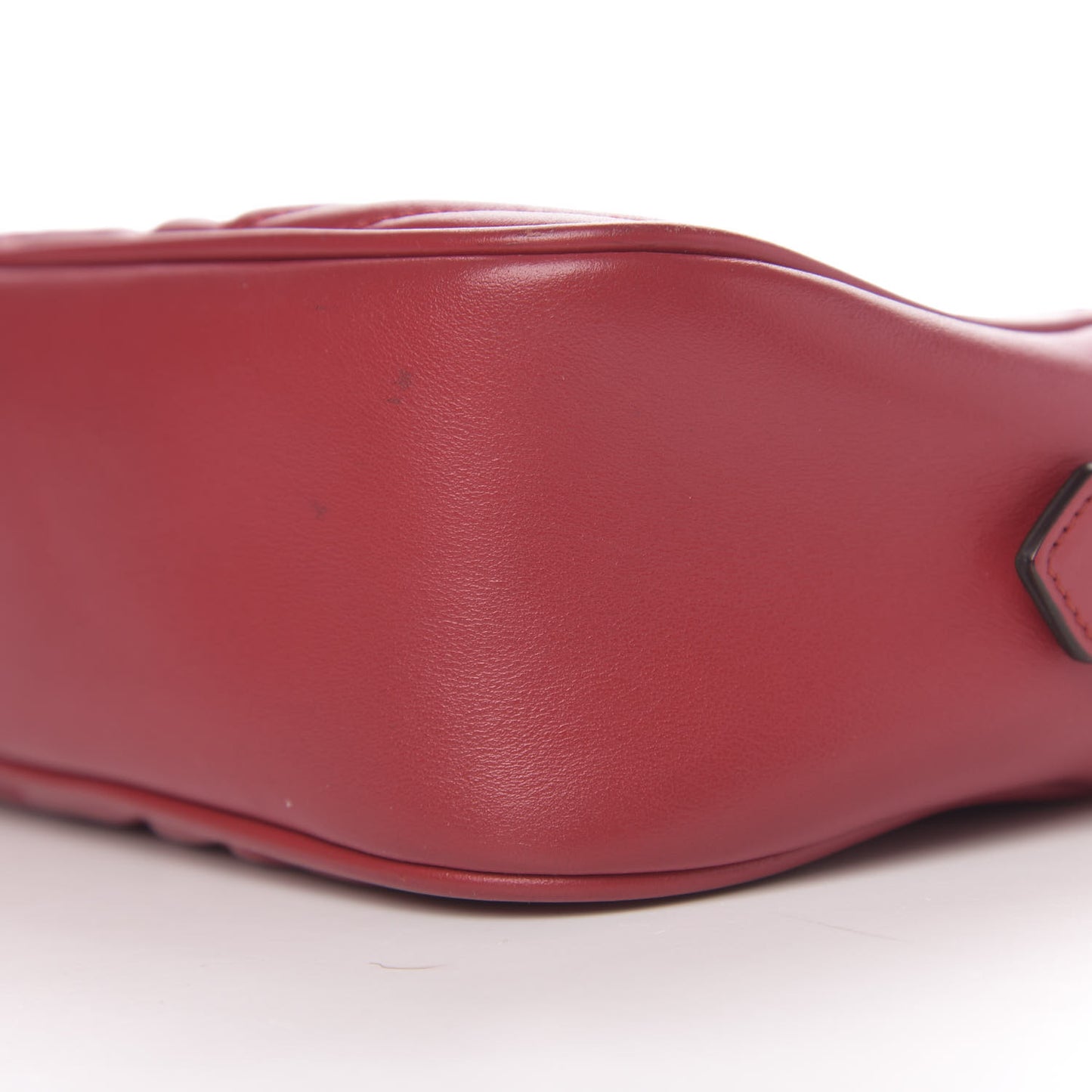 Calfskin Matelasse Small GG Marmont Chain Shoulder Bag Hibiscus Red