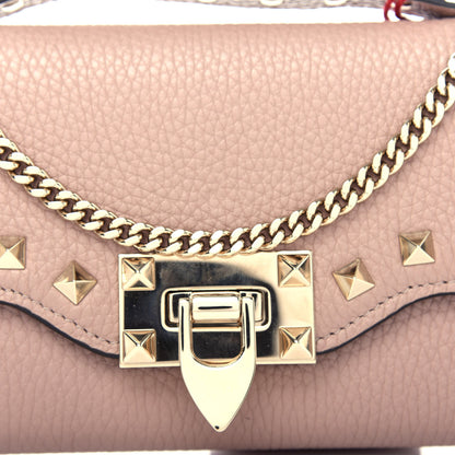 Valentino Garavani Pebbled Calfskin Rockstud Flip Lock Wallet On Chain Poudre 9 of 9