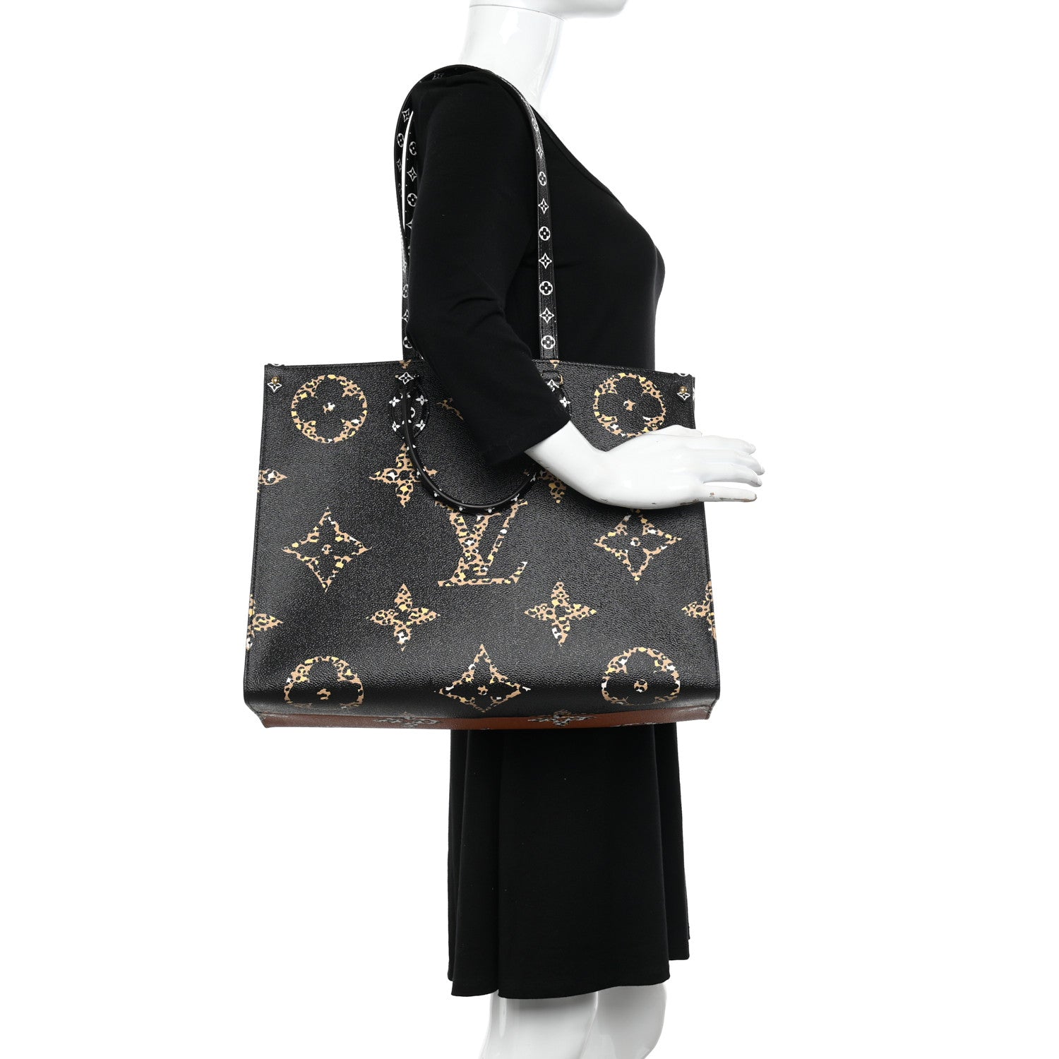 Louis Vuitton Monogram Giant Jungle Onthego GM Black 2 of 9