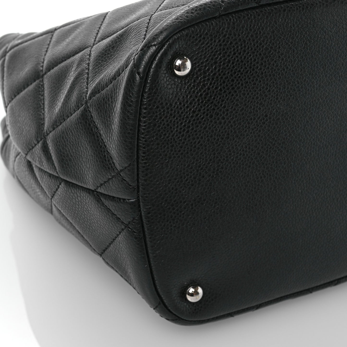 Caviar Quilted CC Timeless Soft Tote Black
