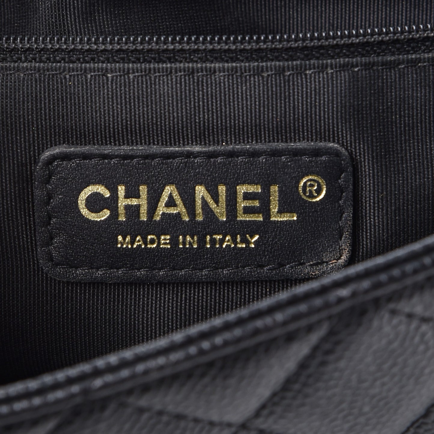 Caviar CC Shoulder Flap Black