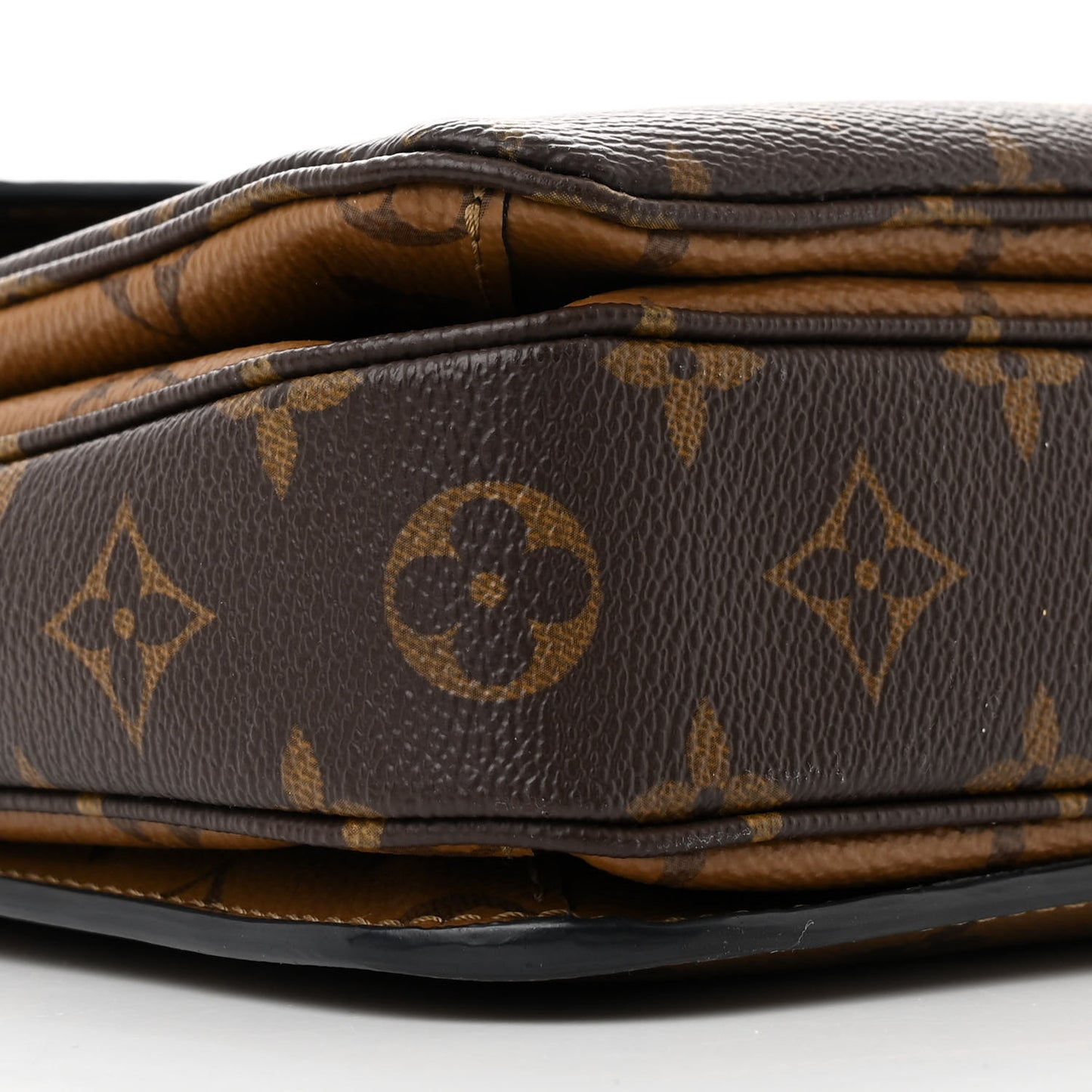 Reverse Monogram Pochette Metis