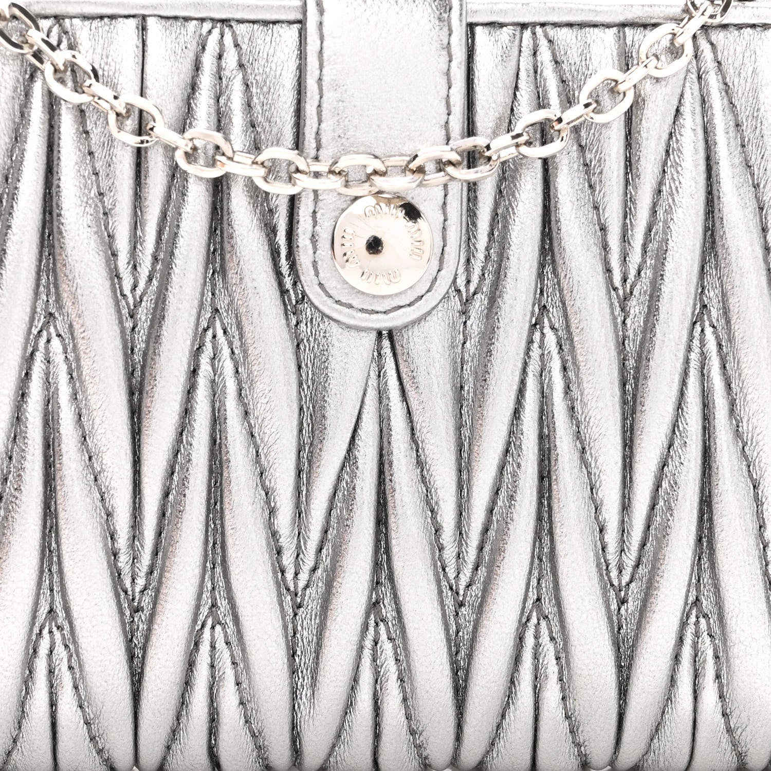Miu Miu Metallic Nappa Matelasse Chain Card Holder Cromo 7 of 7