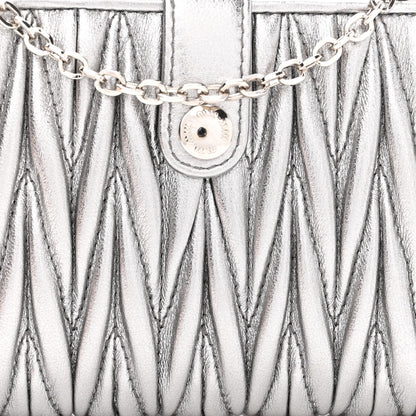 Miu Miu Metallic Nappa Matelasse Chain Card Holder Cromo 7 of 7
