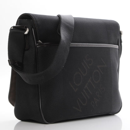 Louis Vuitton Damier Geant Petit Messenger Bag Black 3 of 7
