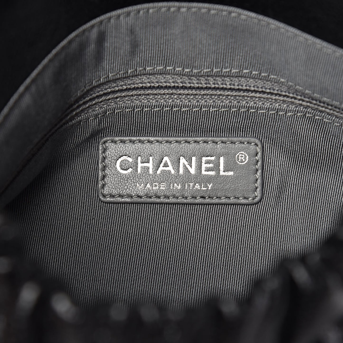 Caviar Quilted Medium Elastic Flap Black