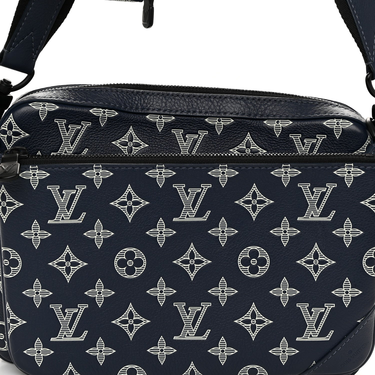 Louis Vuitton Monogram Shadow G65 Trio Messenger Navy 7 of 11