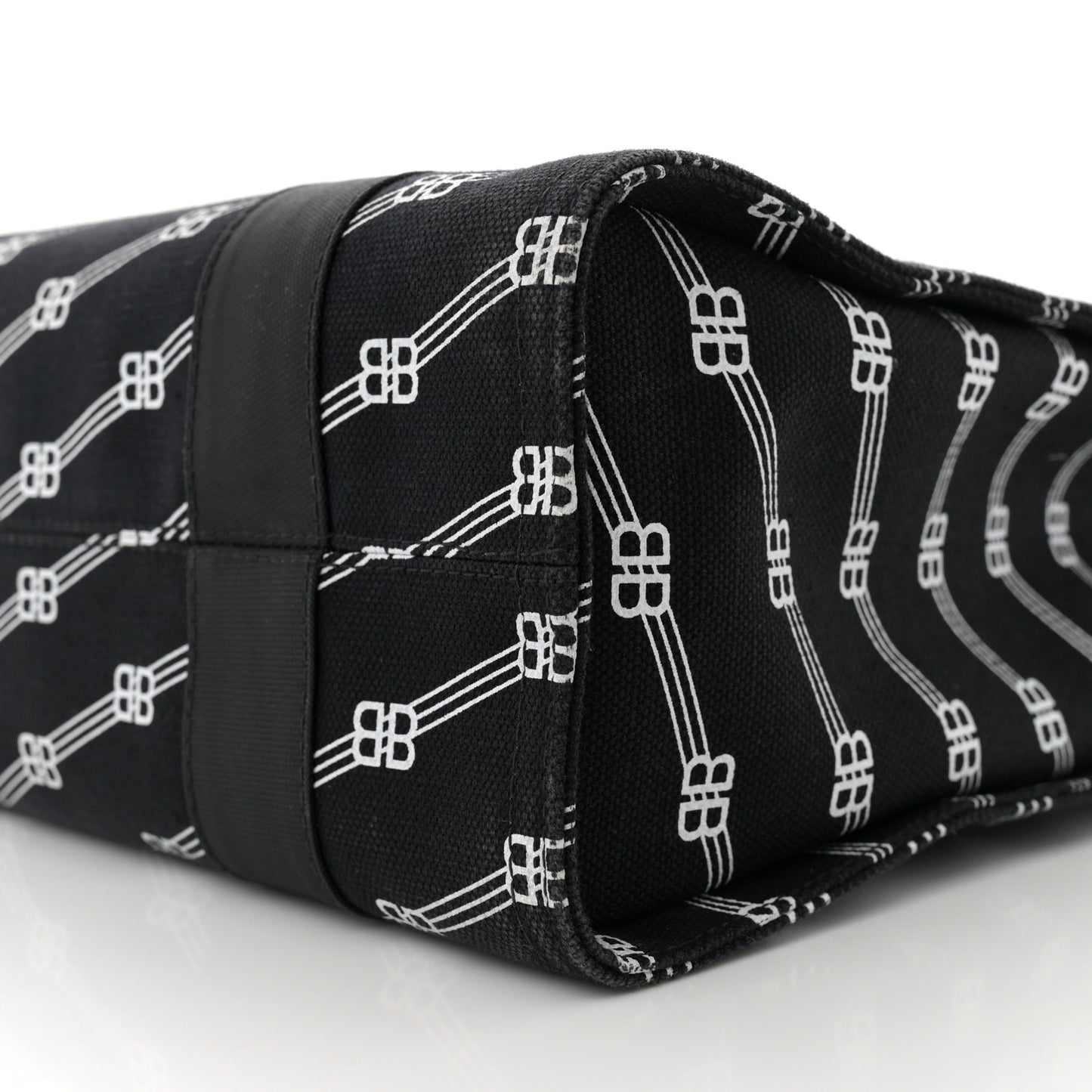 Canvas BB Monogram Sharp Tote Black