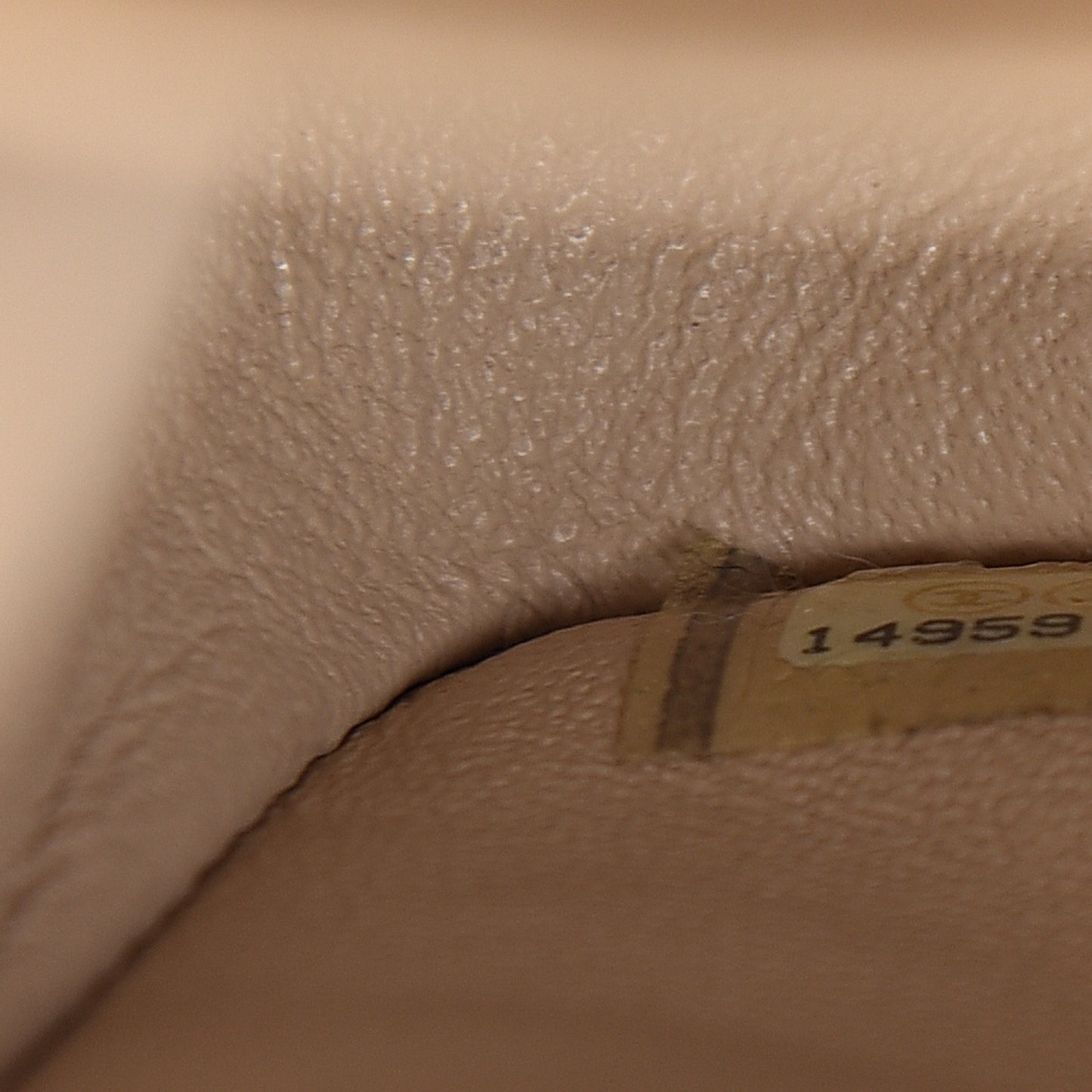 Caviar Quilted Jumbo Double Flap Beige Clair