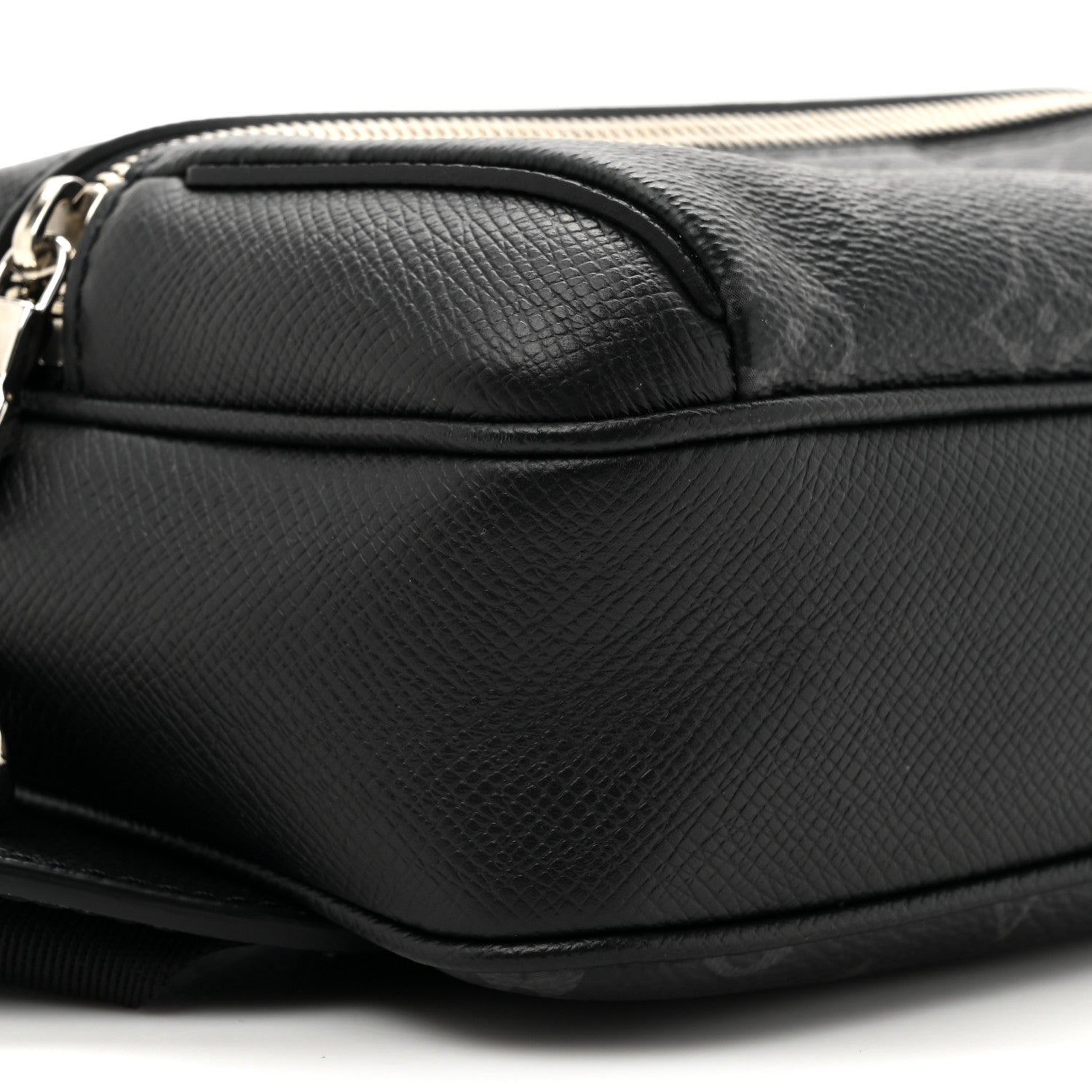 Louis Vuitton Taiga Monogram Outdoor Bumbag Black 10 of 10