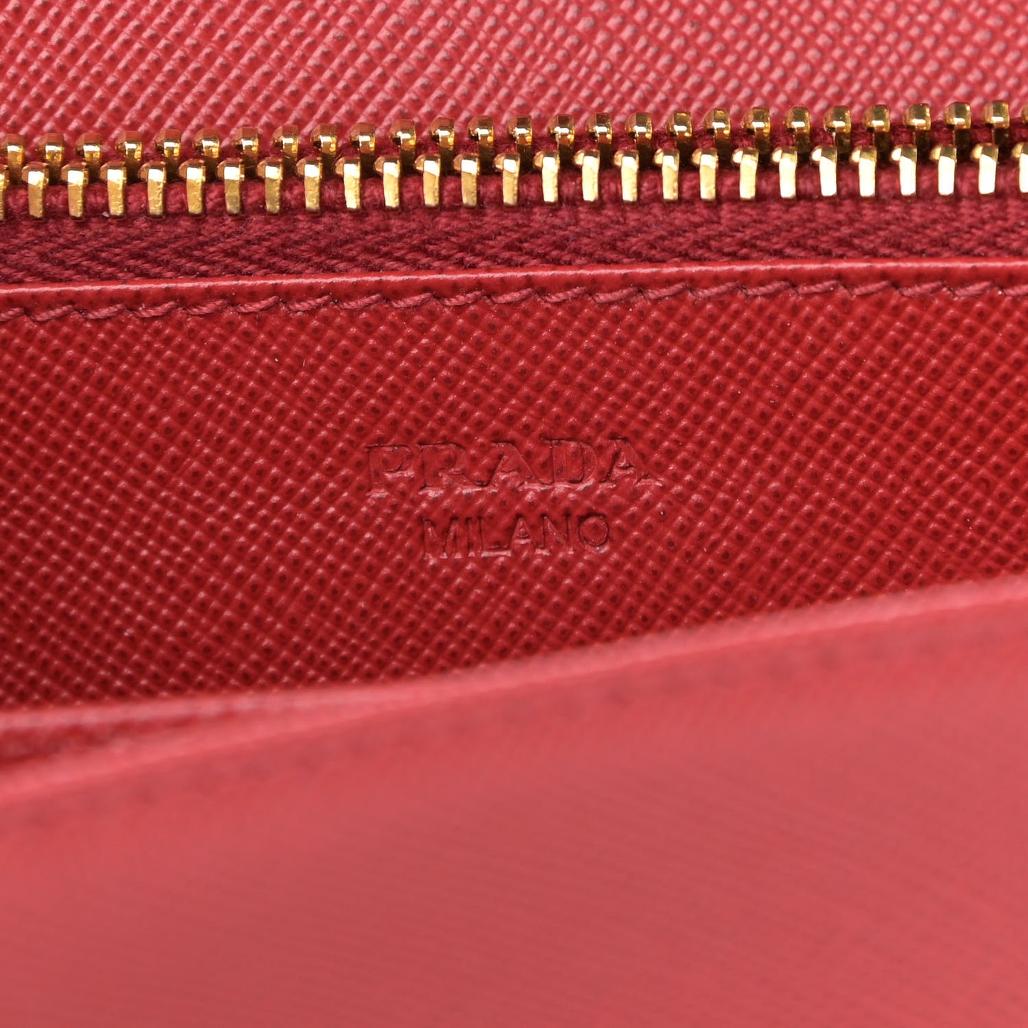 Saffiano Metal Flap Wallet With Strap Fuoco