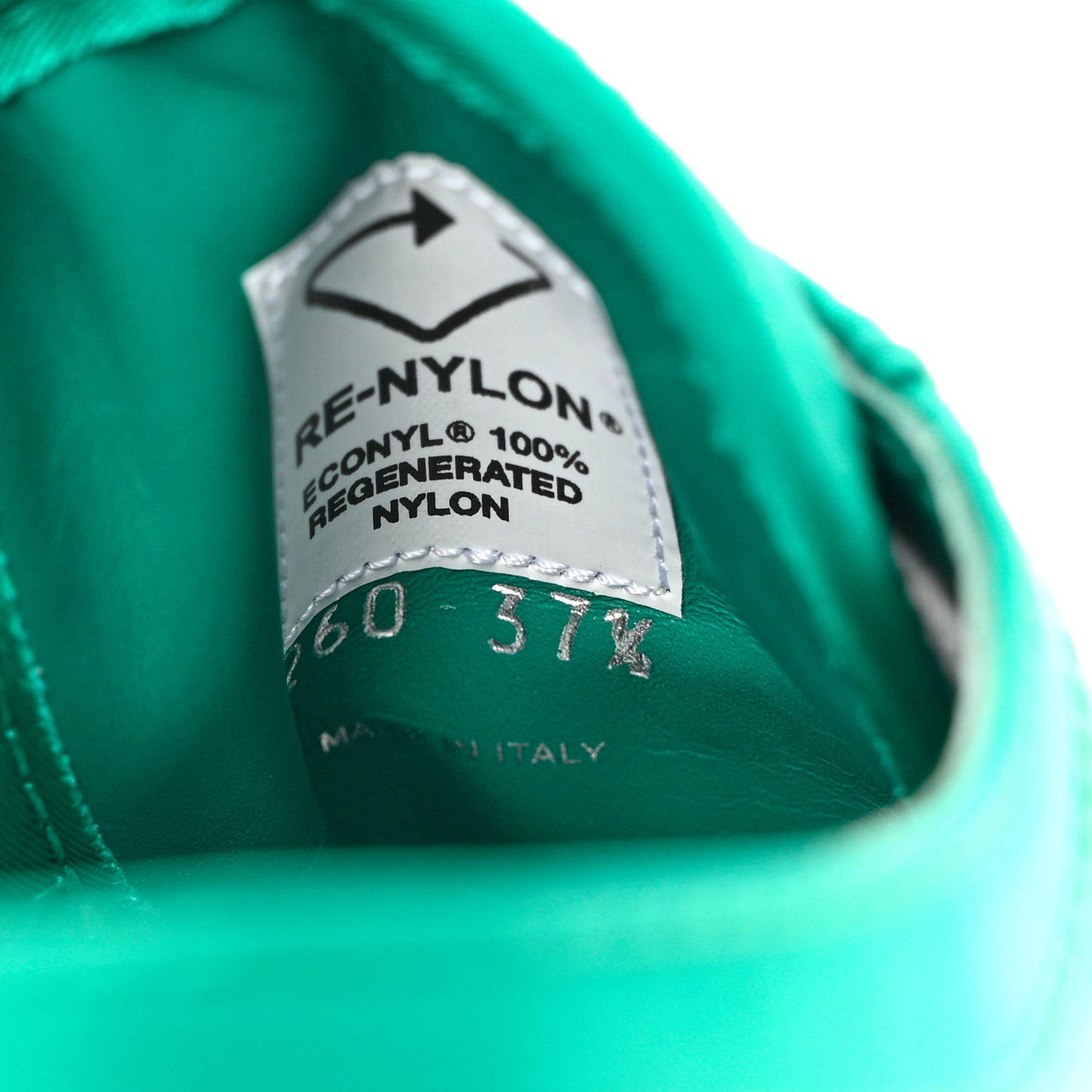 Re-Nylon Gabardine Triangle Logo Double Wheel 50mm Sneakers 37.5 Assenzio