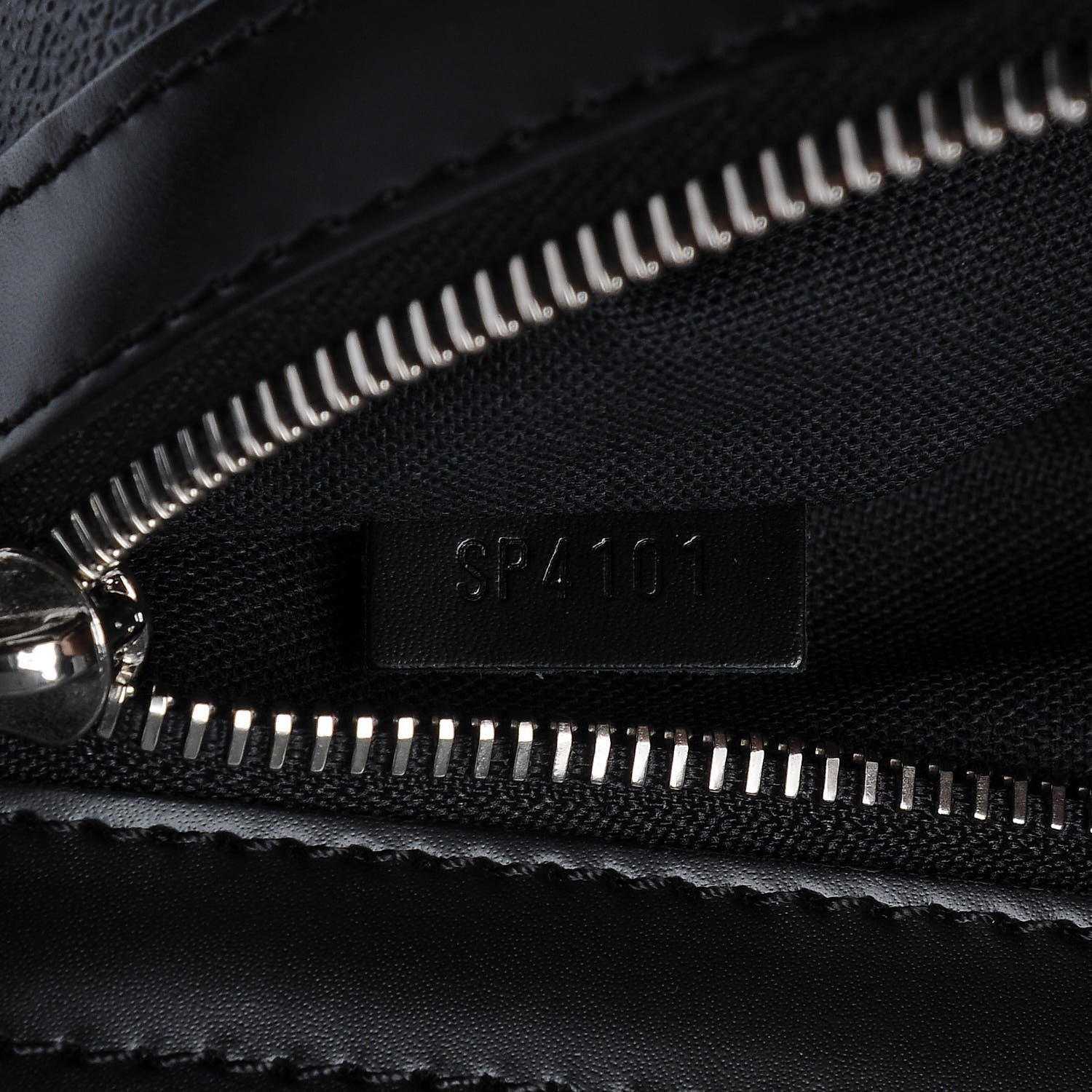 Louis Vuitton Damier Graphite District MM 7 of 7