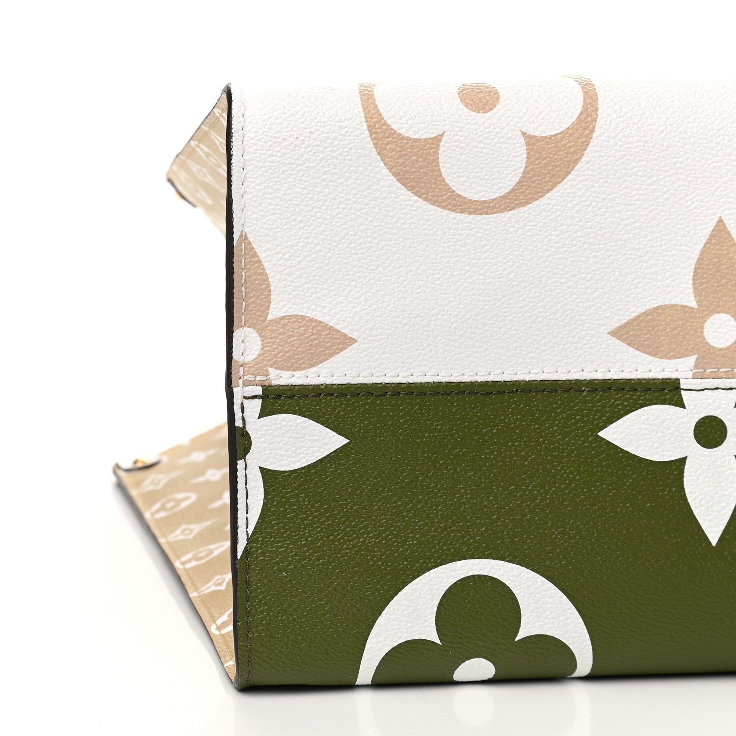 Louis Vuitton Monogram Giant Onthego GM Kaki Beige 7 of 8