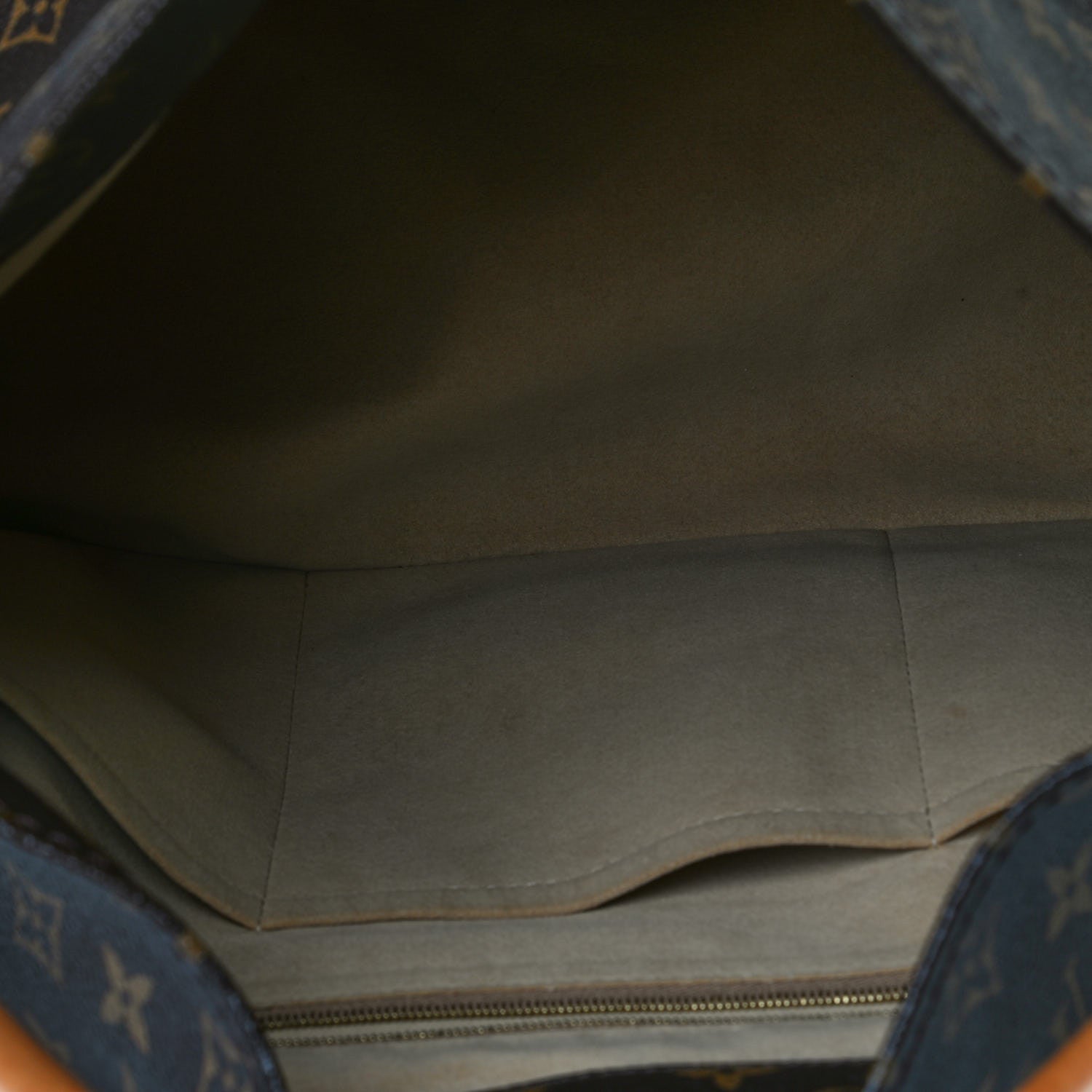 Louis Vuitton Monogram Artsy MM 5 of 12