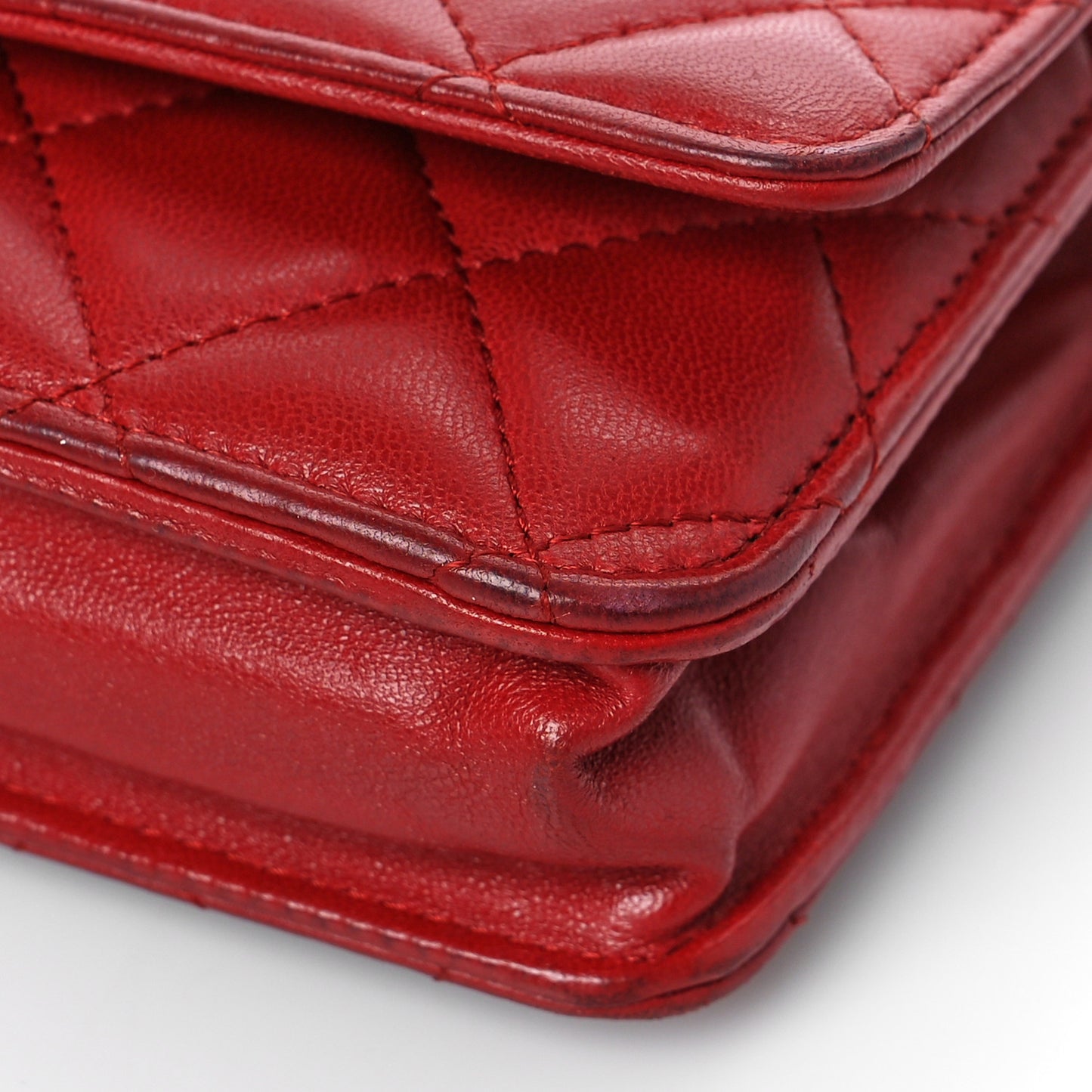 Lambskin Quilted Wallet On Chain WOC Red