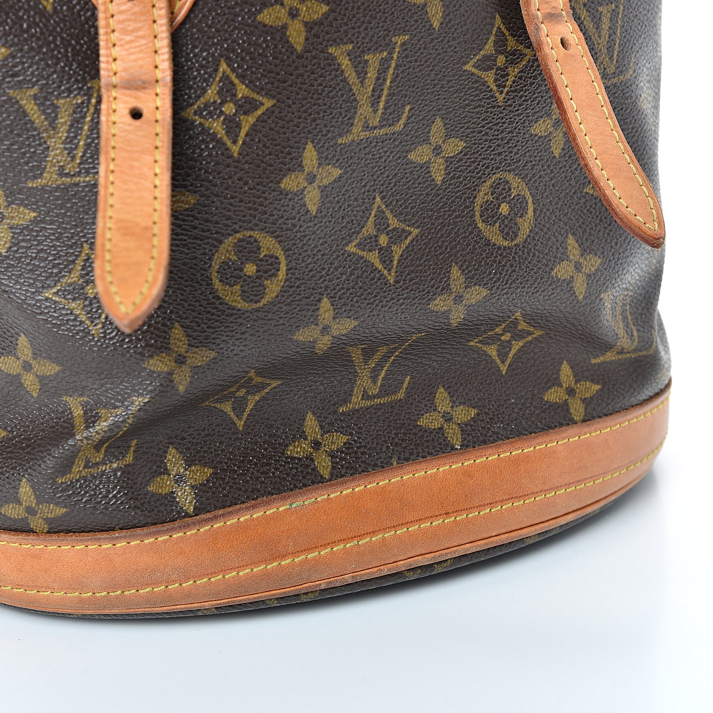 Monogram Petit Bucket 23