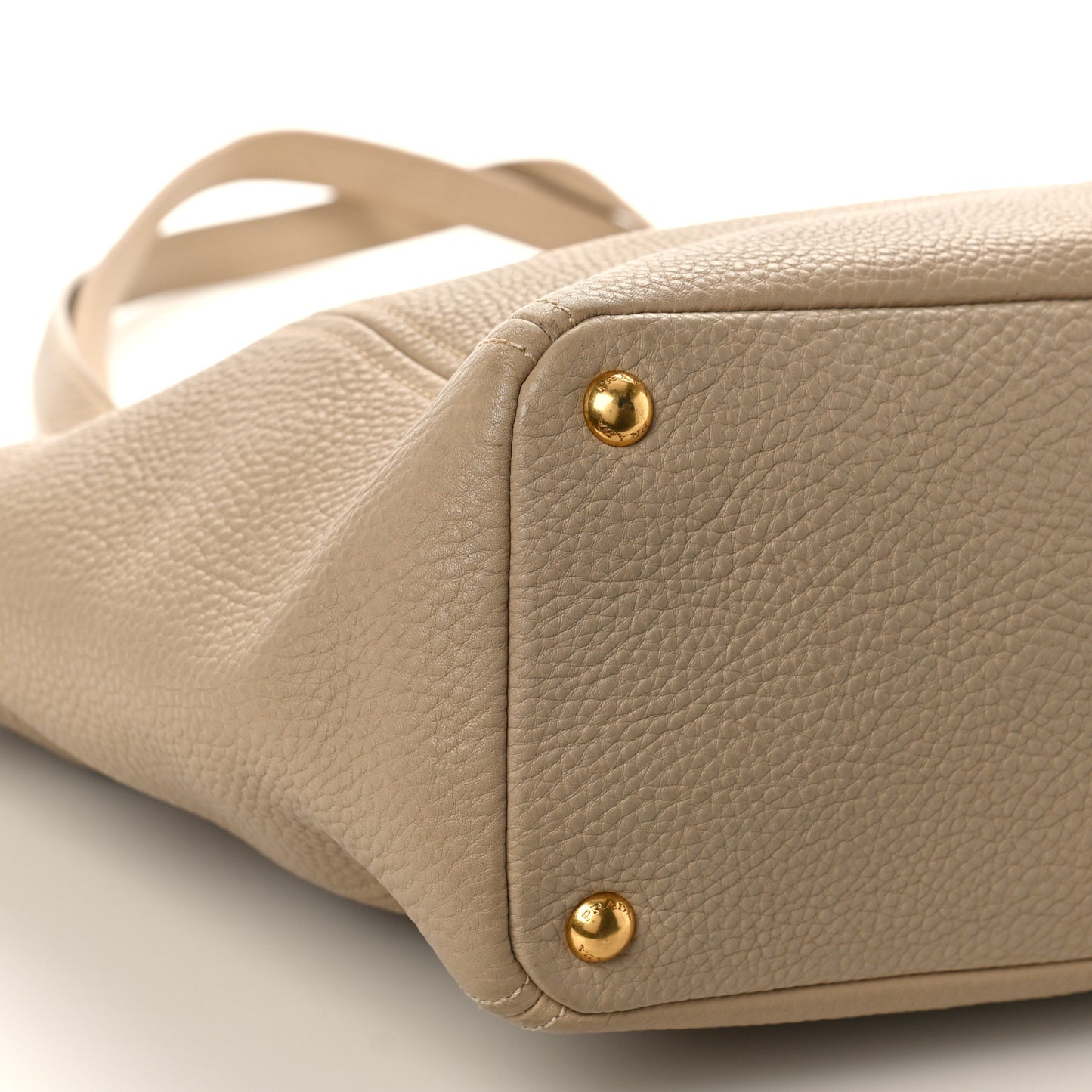 Vitello Daino Shoulder Bag Sabbia