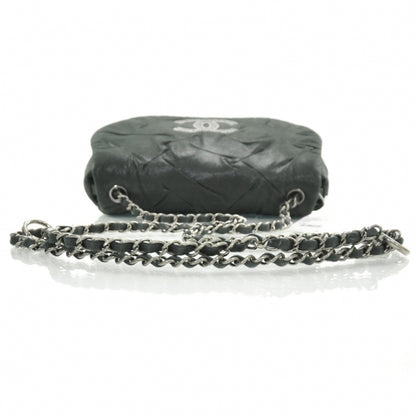 Chanel Iridescent Calfskin Glint Messenger Flap Black 5 of 9