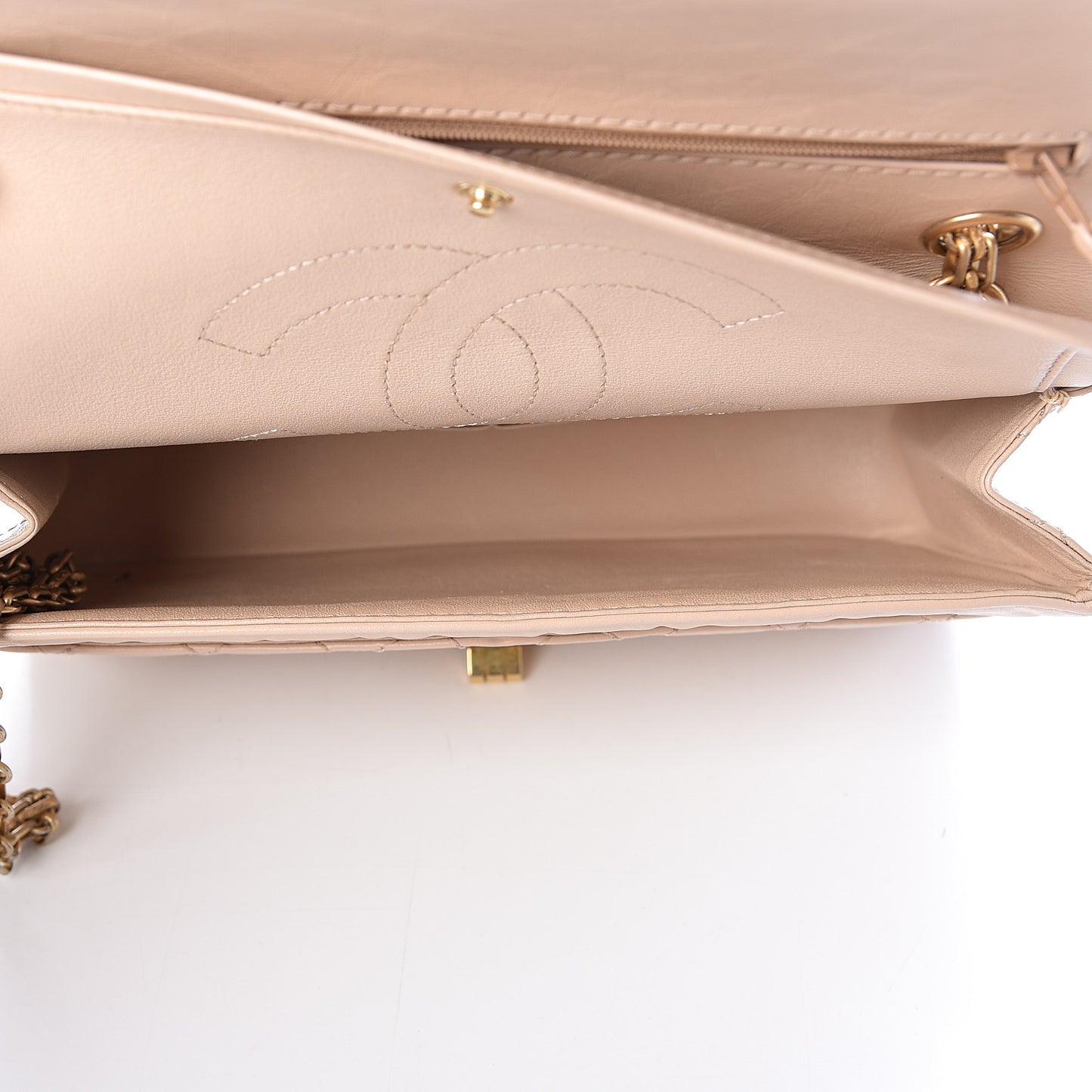 Aged Calfskin Quilted 2.55 Reissue 225 Flap Beige