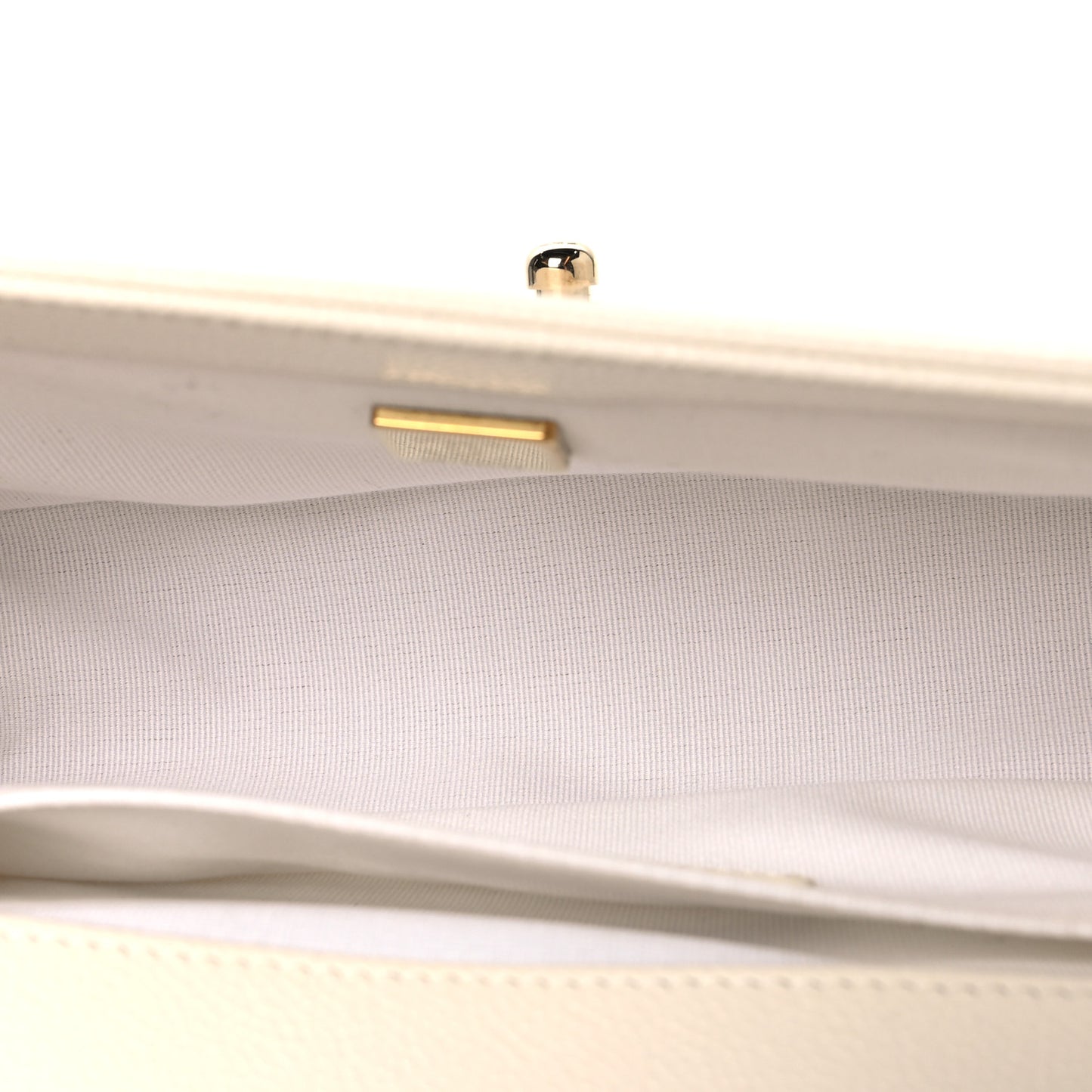 Caviar Quilted Medium Boy Flap White