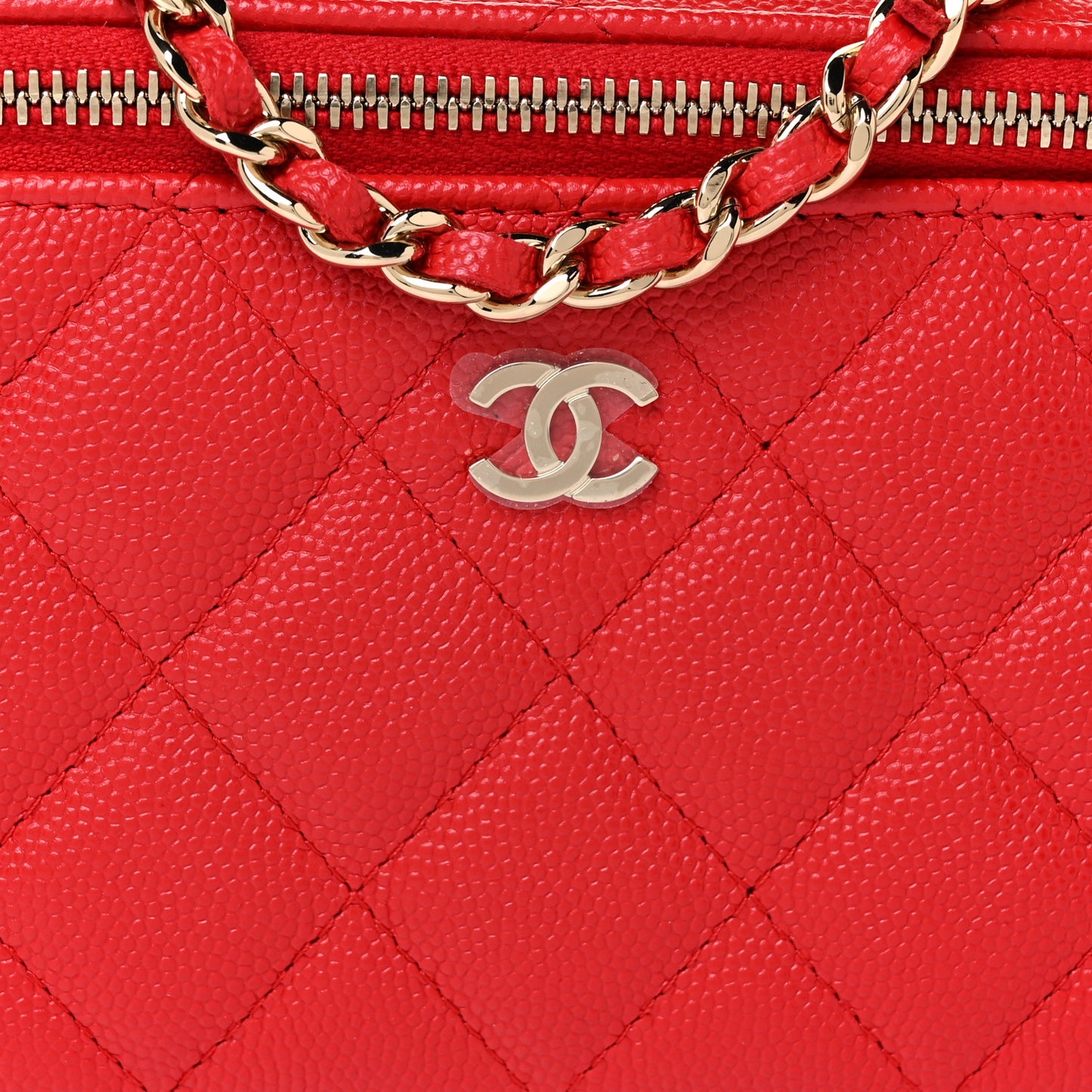 Caviar Quilted Small Vanity Case With Chain Red