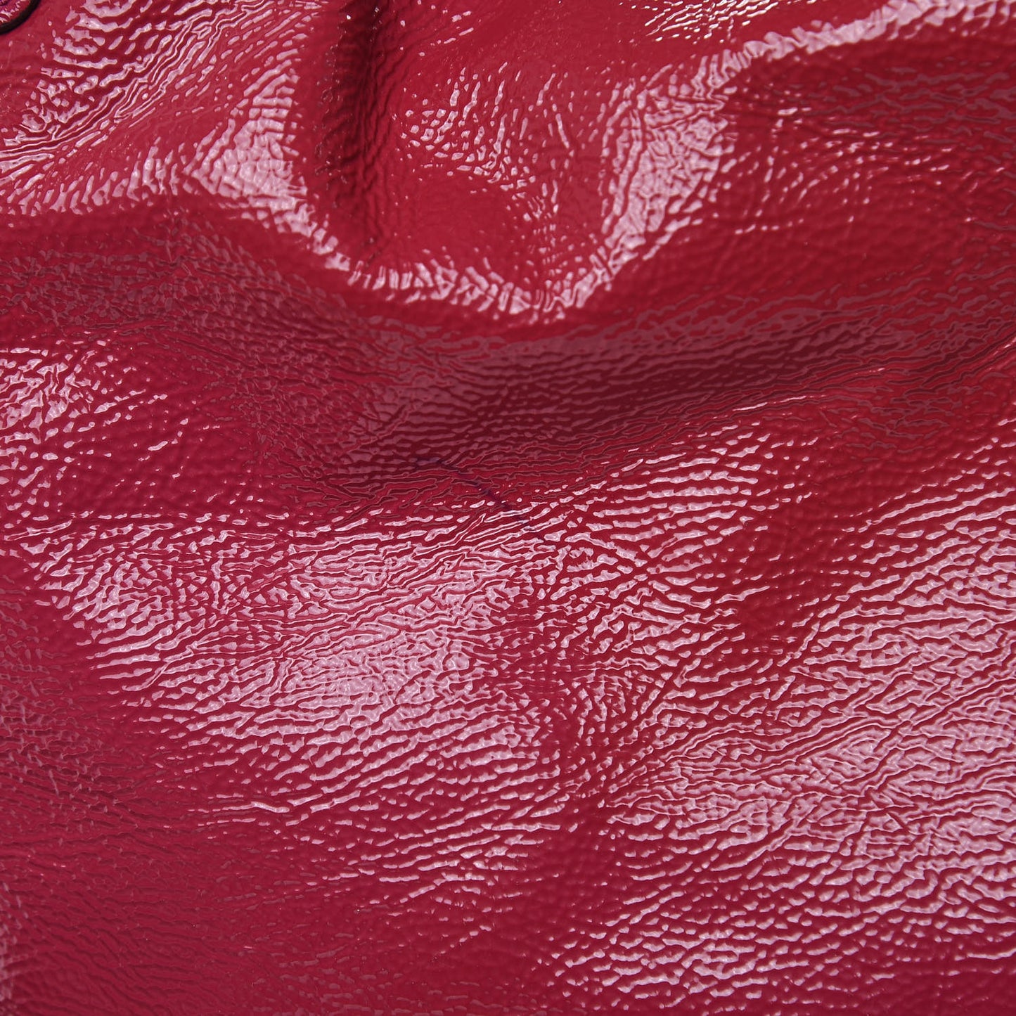 Vernice Naplack Medium Soho Shoulder Bag Bright Bouganville