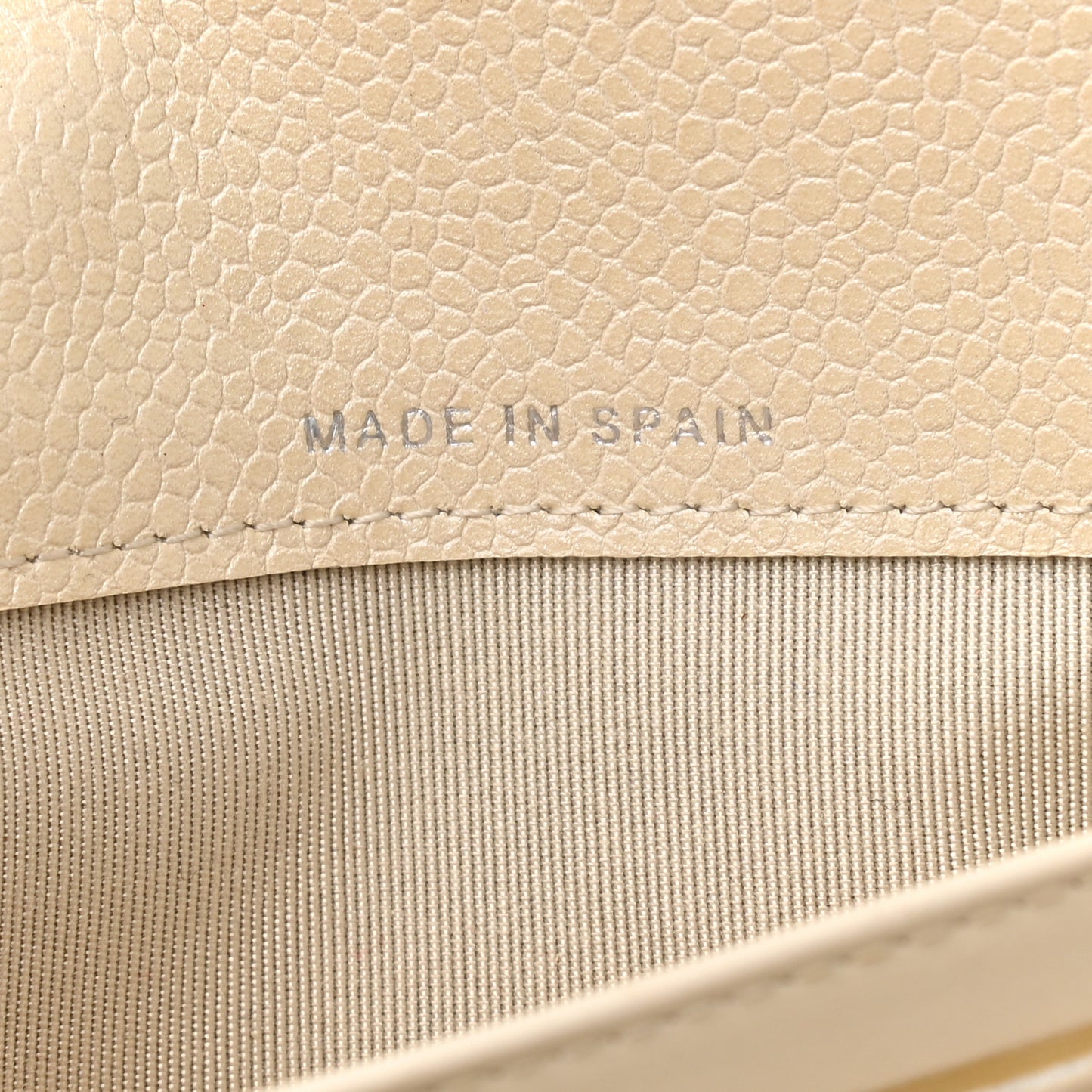 Pearly Caviar Quilted Large Gusset Flap Wallet Ivory