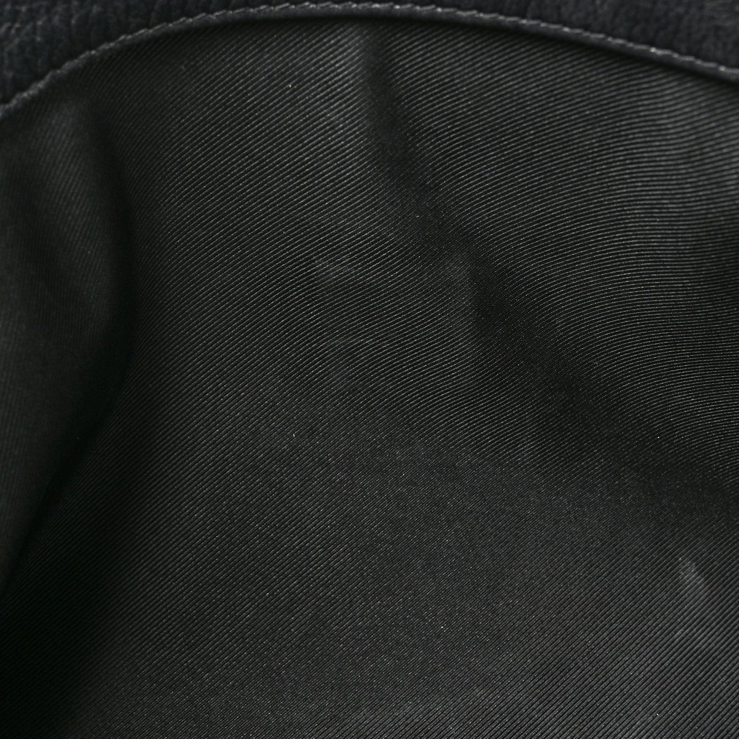 Soft Calfskin Lockme II Top Handle Vanille Black