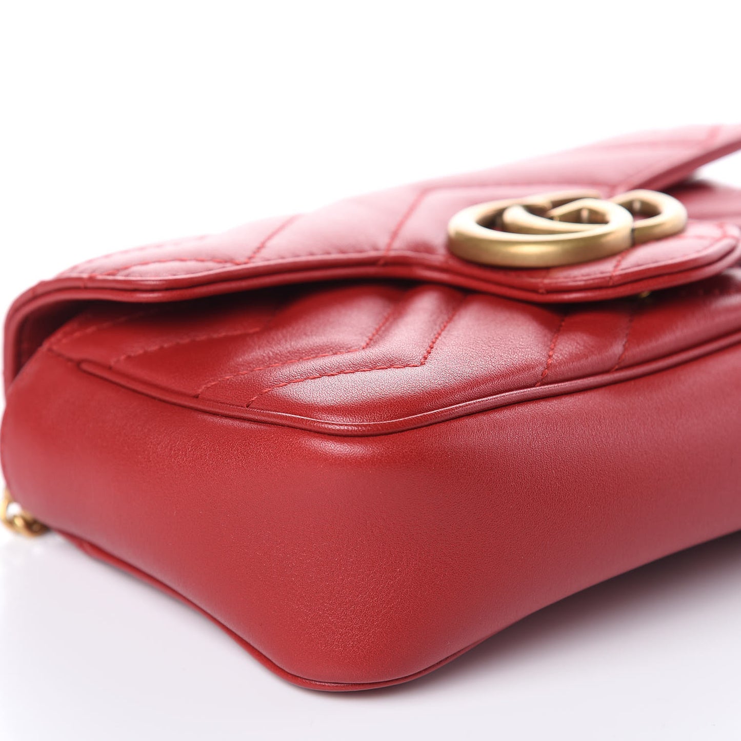 Calfskin Matelasse Super Mini GG Marmont Shoulder Bag Hibiscus Red