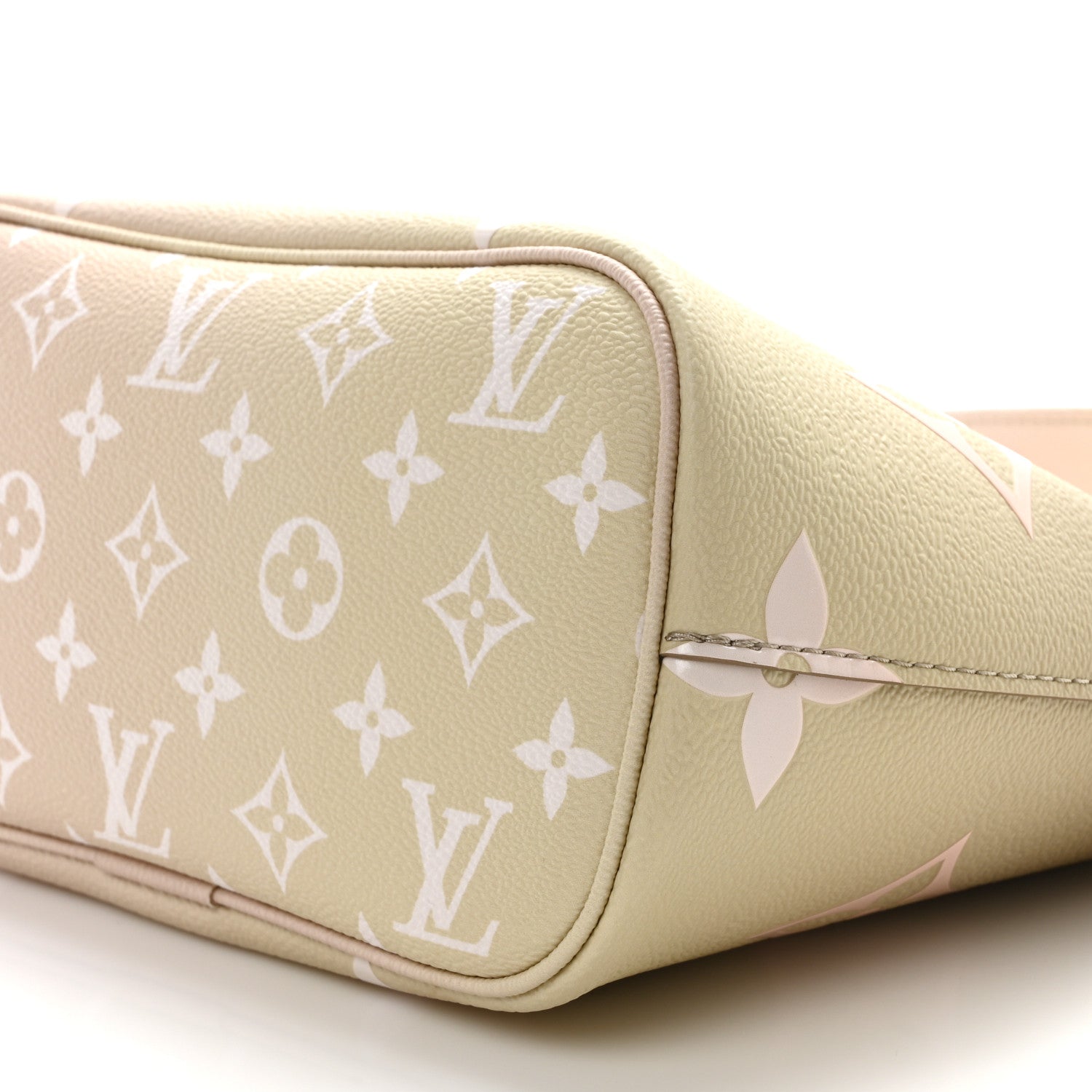 Louis Vuitton Empreinte Monogram Giant By The Pool Marshmallow Hobo Sunset Khaki 9 of 9
