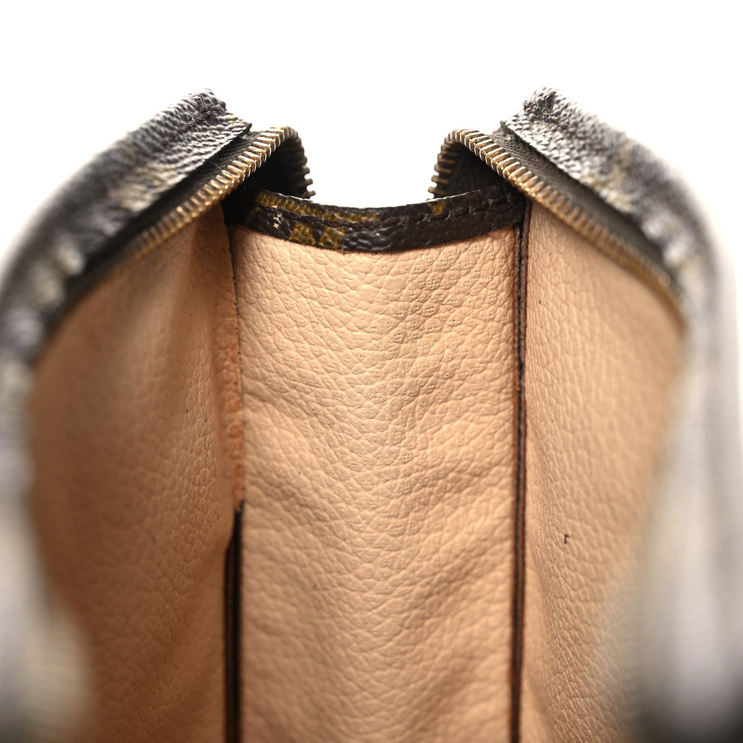 Louis Vuitton Monogram Toiletry Pouch 19 11 of 17