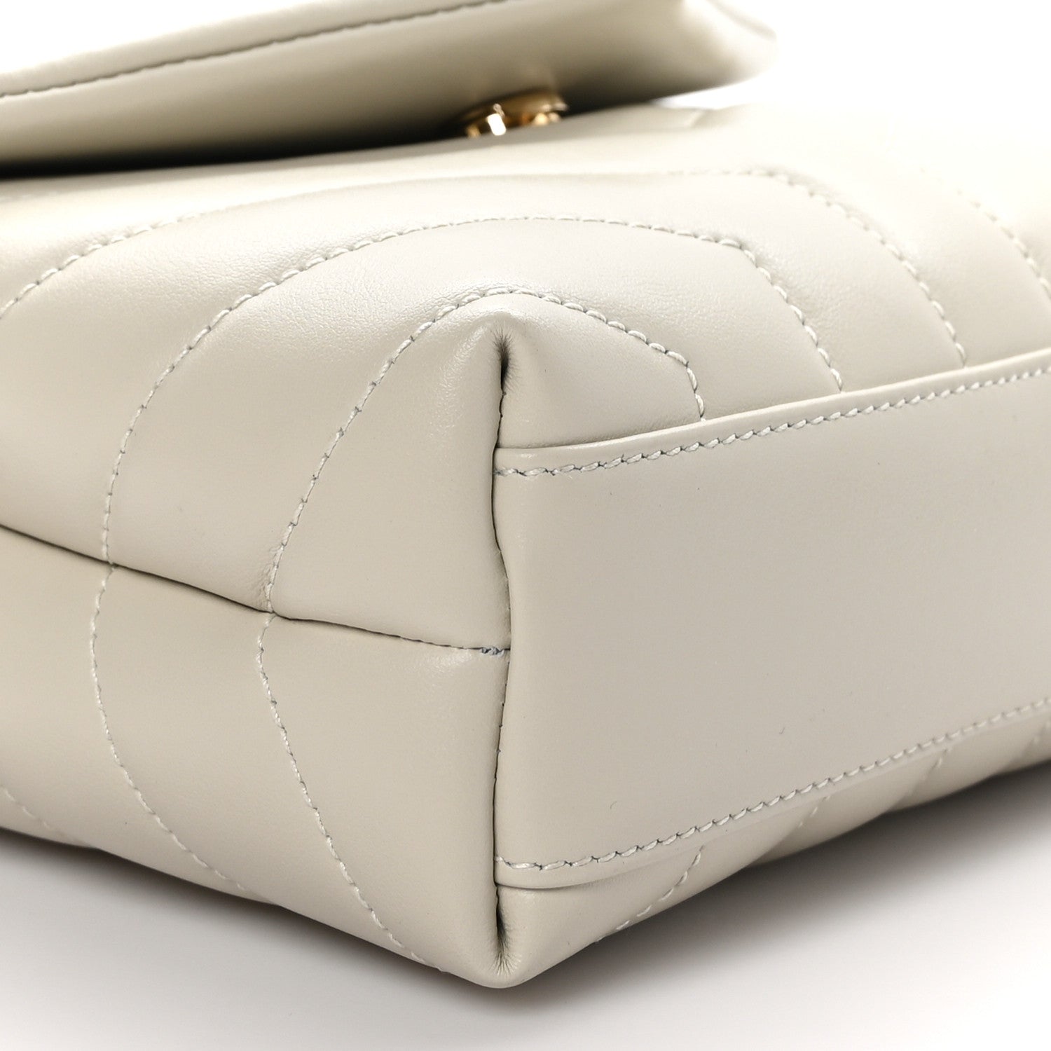 Saint Laurent Calfskin Y Quilted Monogram Toy Loulou Crossbody Bag Blanc Vintage 9 of 10